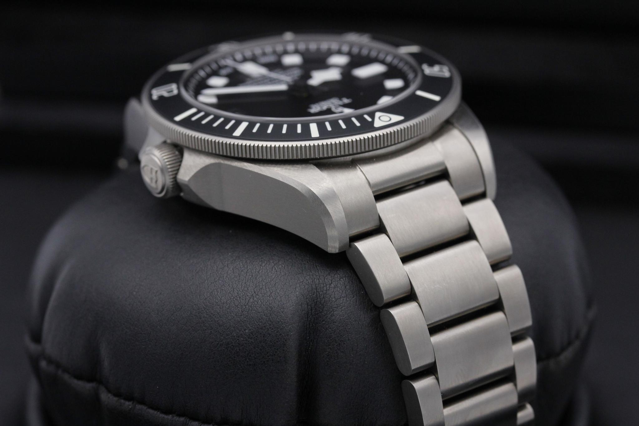Watch Image 4