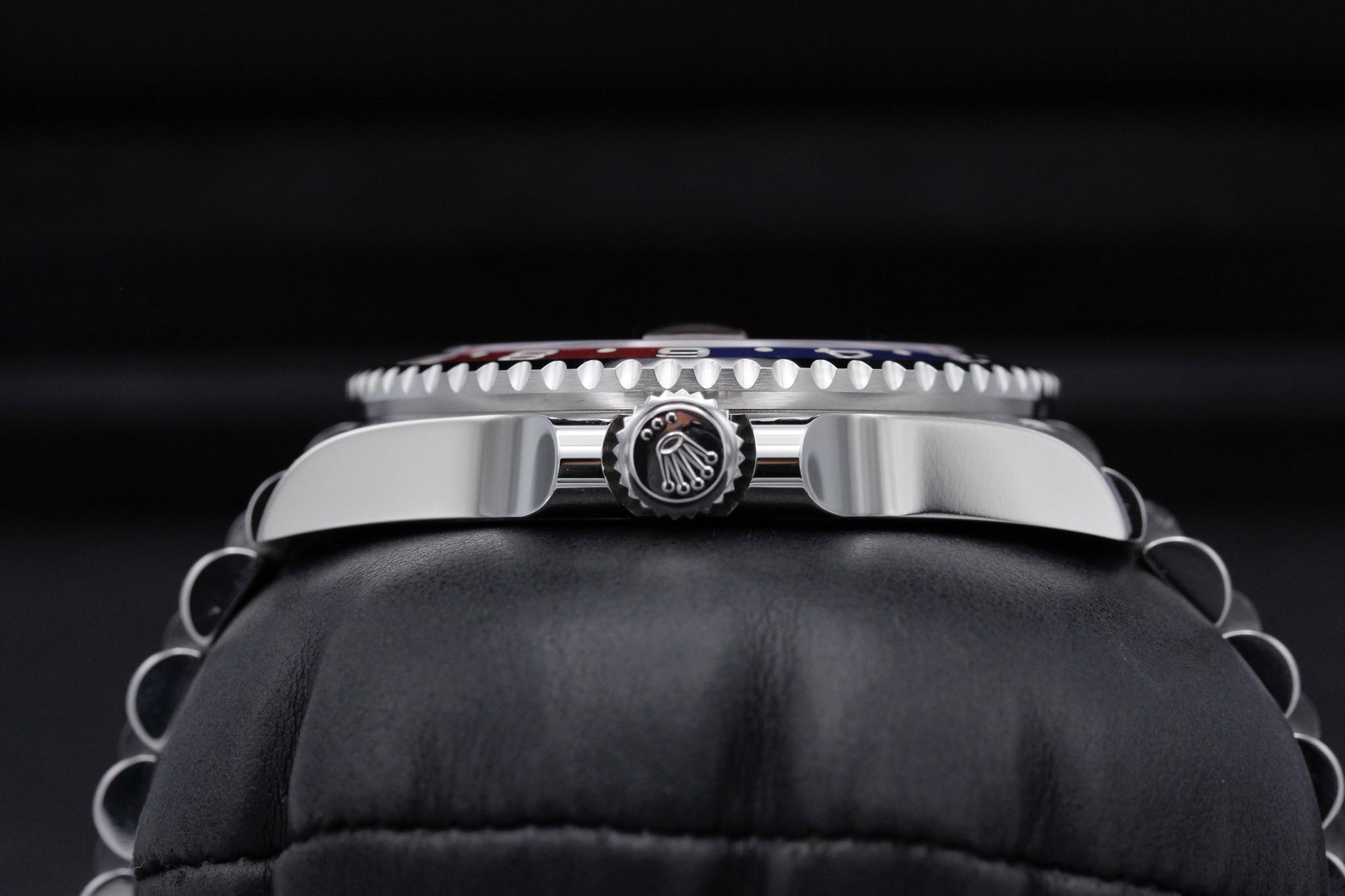 Watch Image 3