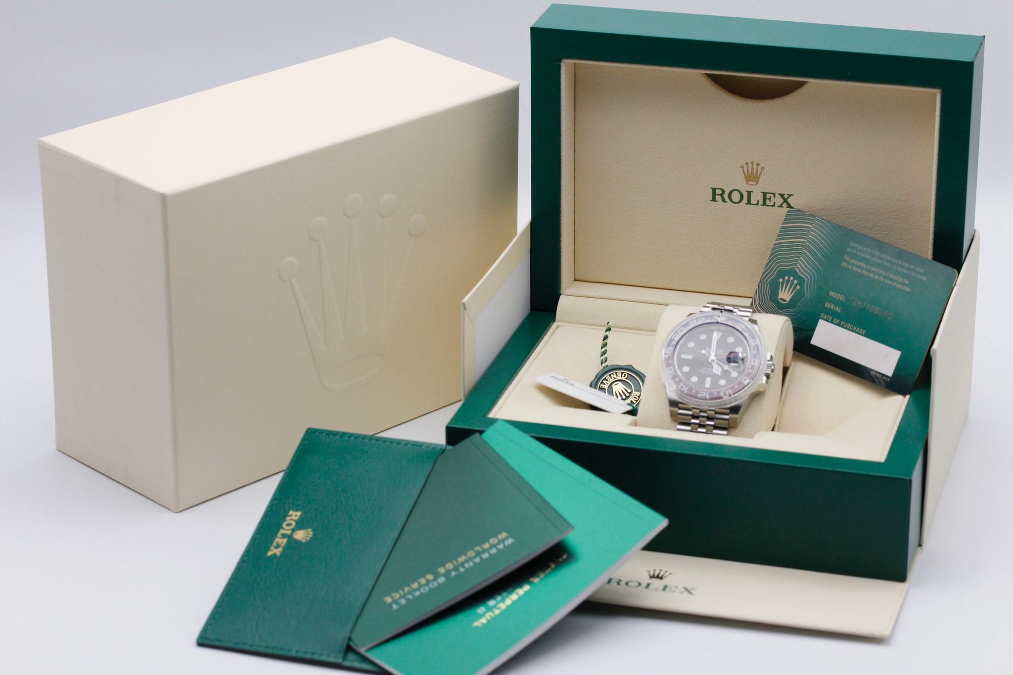 Watch Image 11