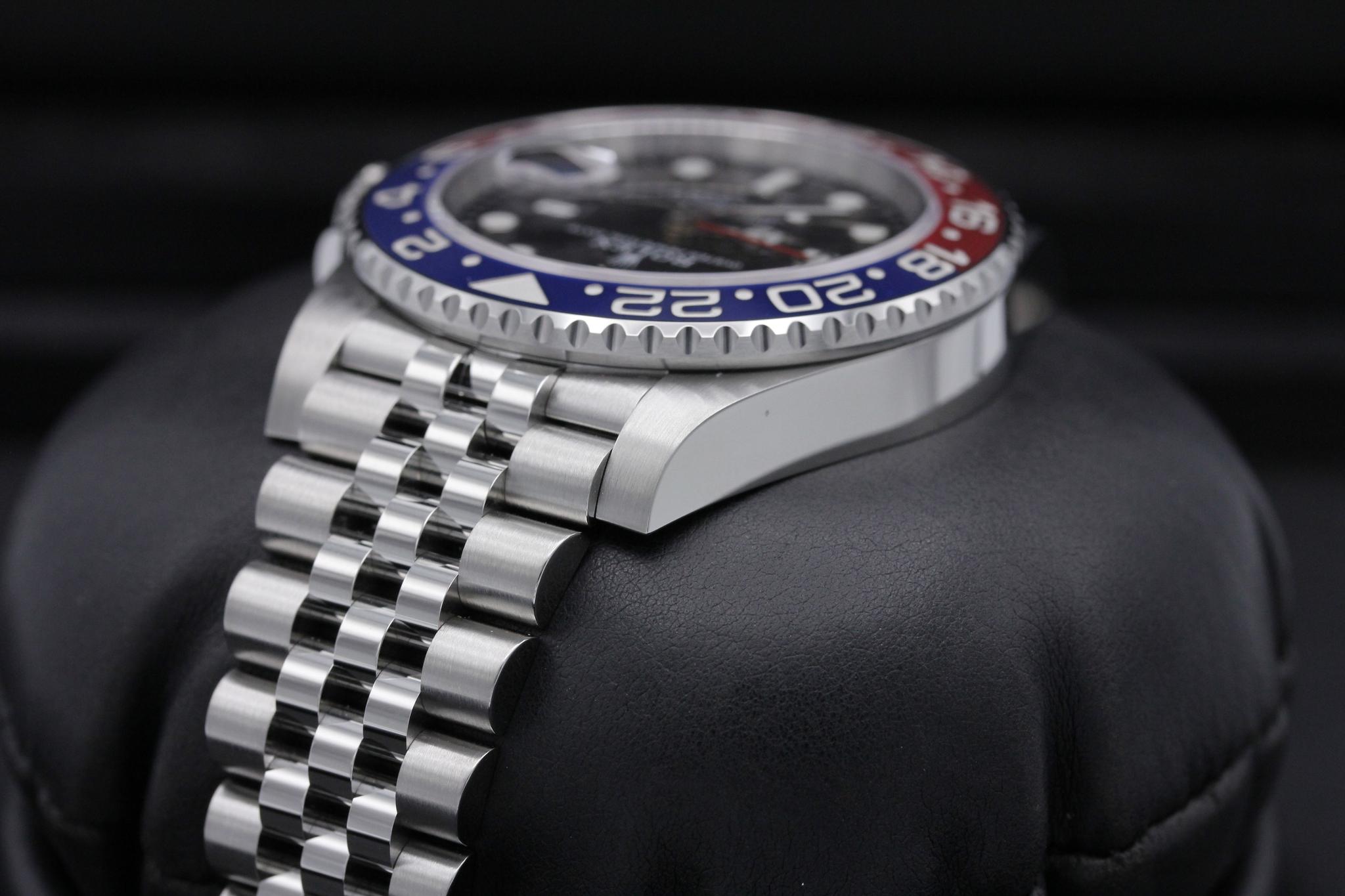 Watch Image 5