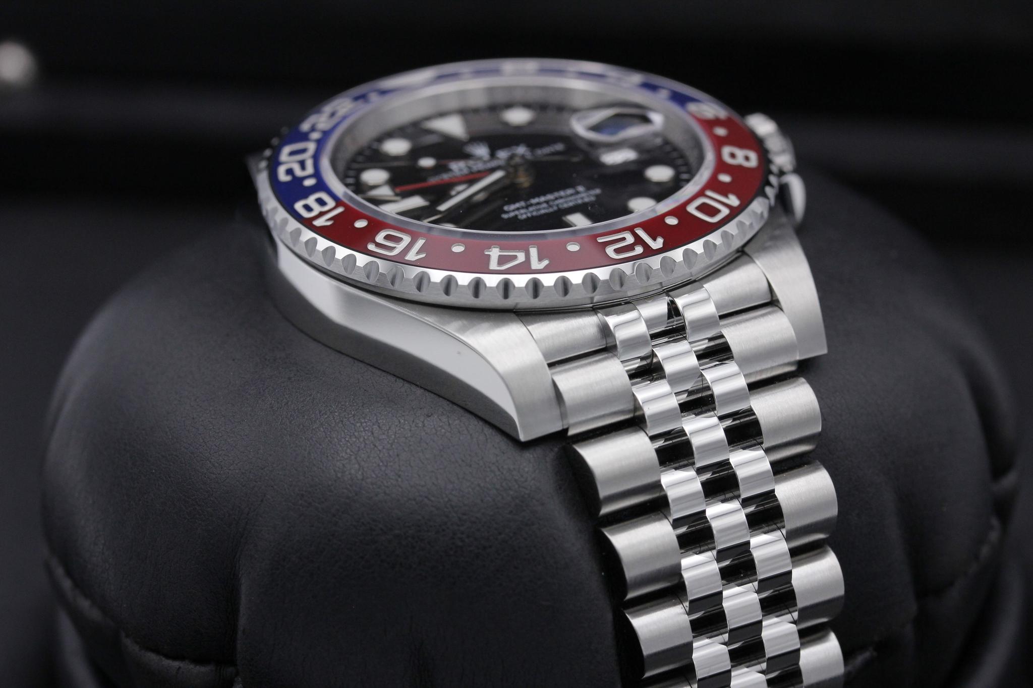 Watch Image 6