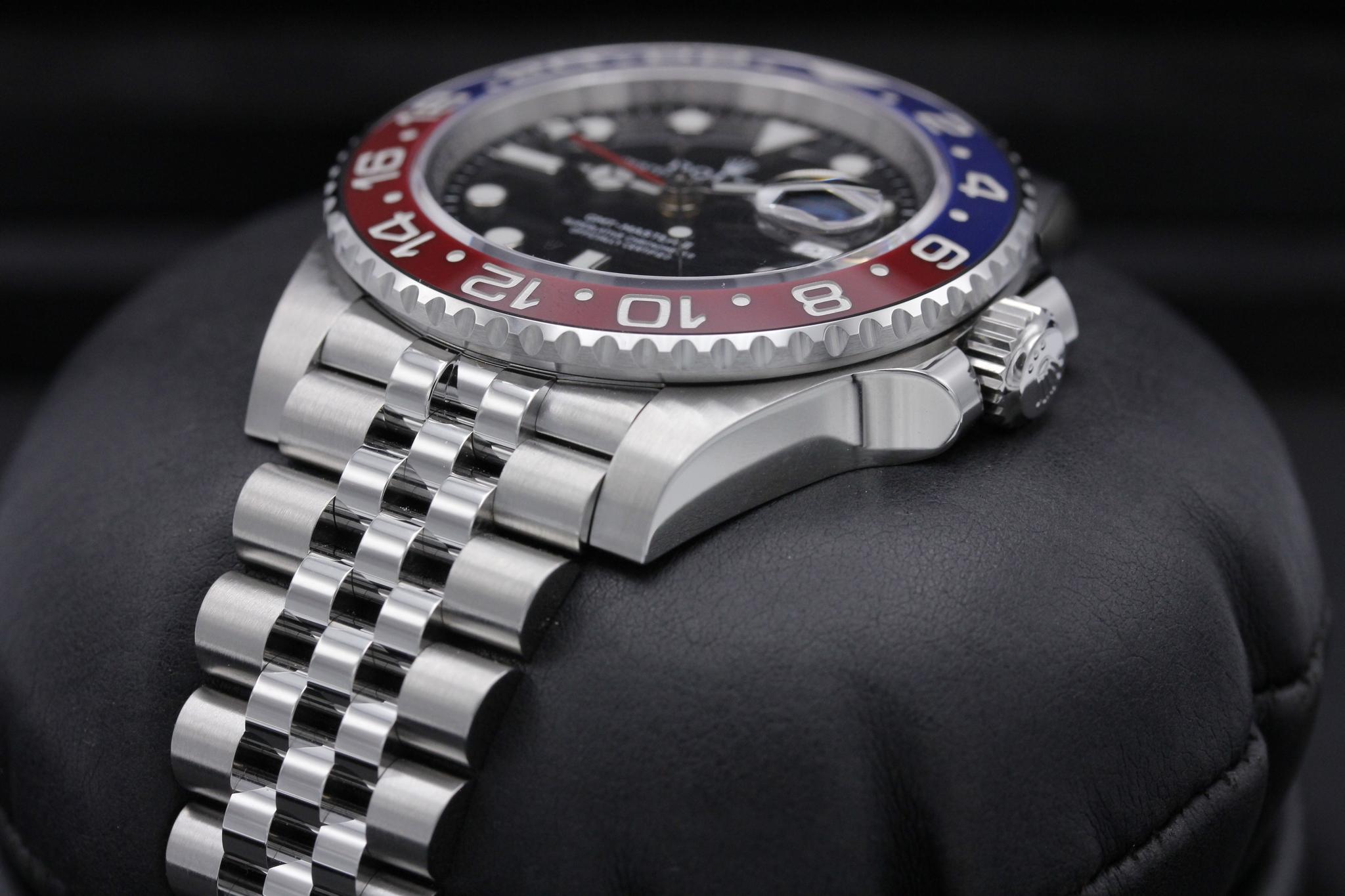 Watch Image 2