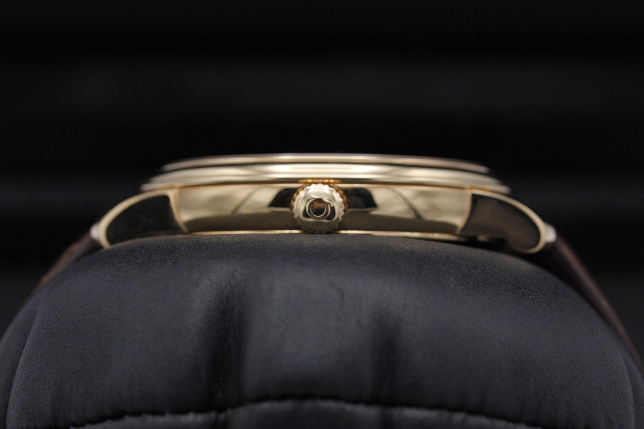 Watch Image 3