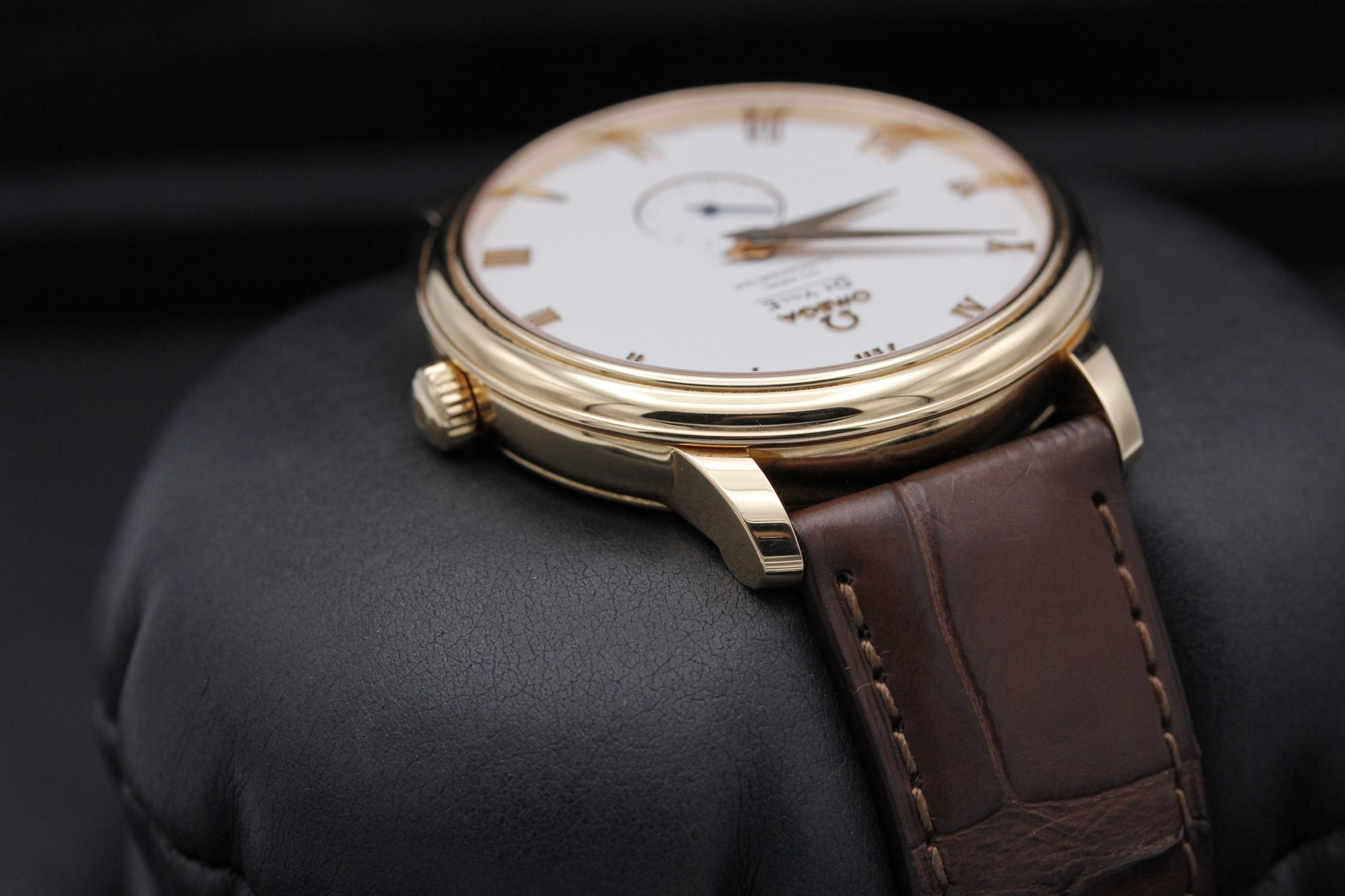 Watch Image 4