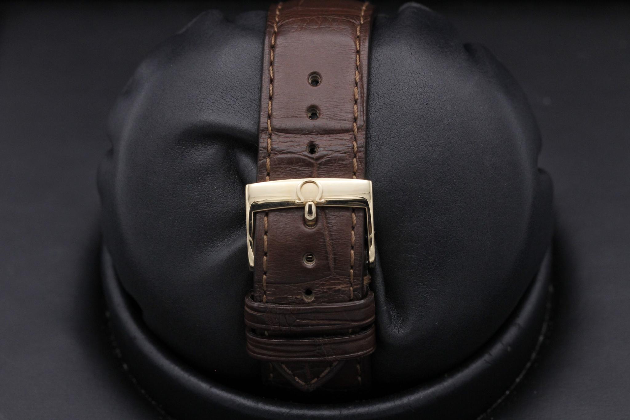 Watch Image 8