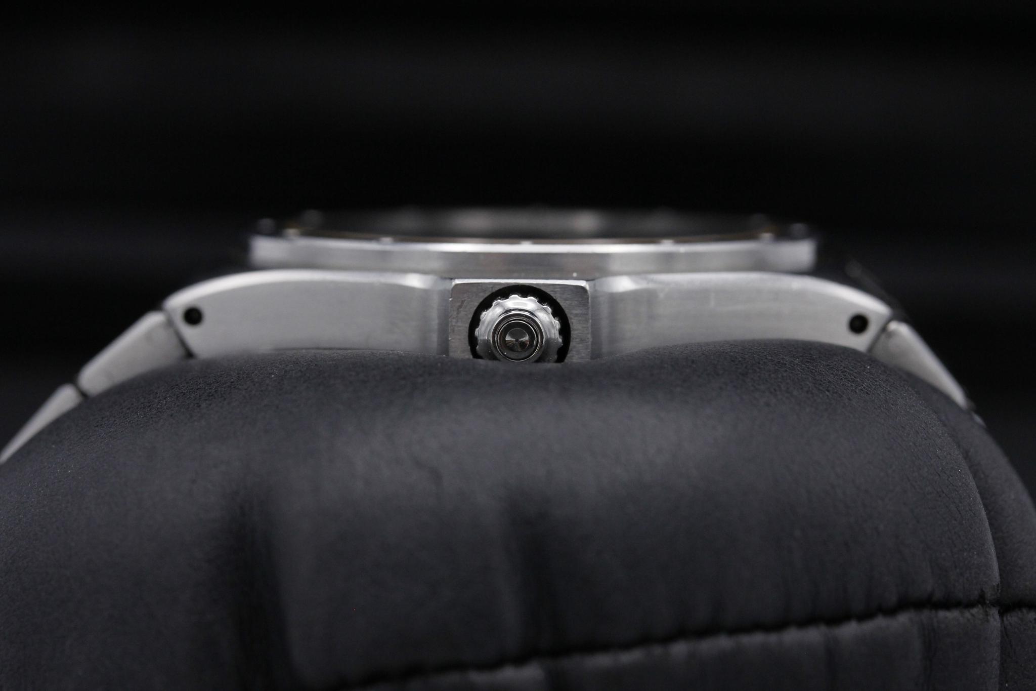 Watch Image 4