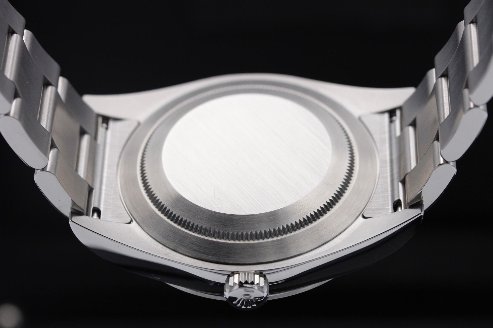 Watch Image 7