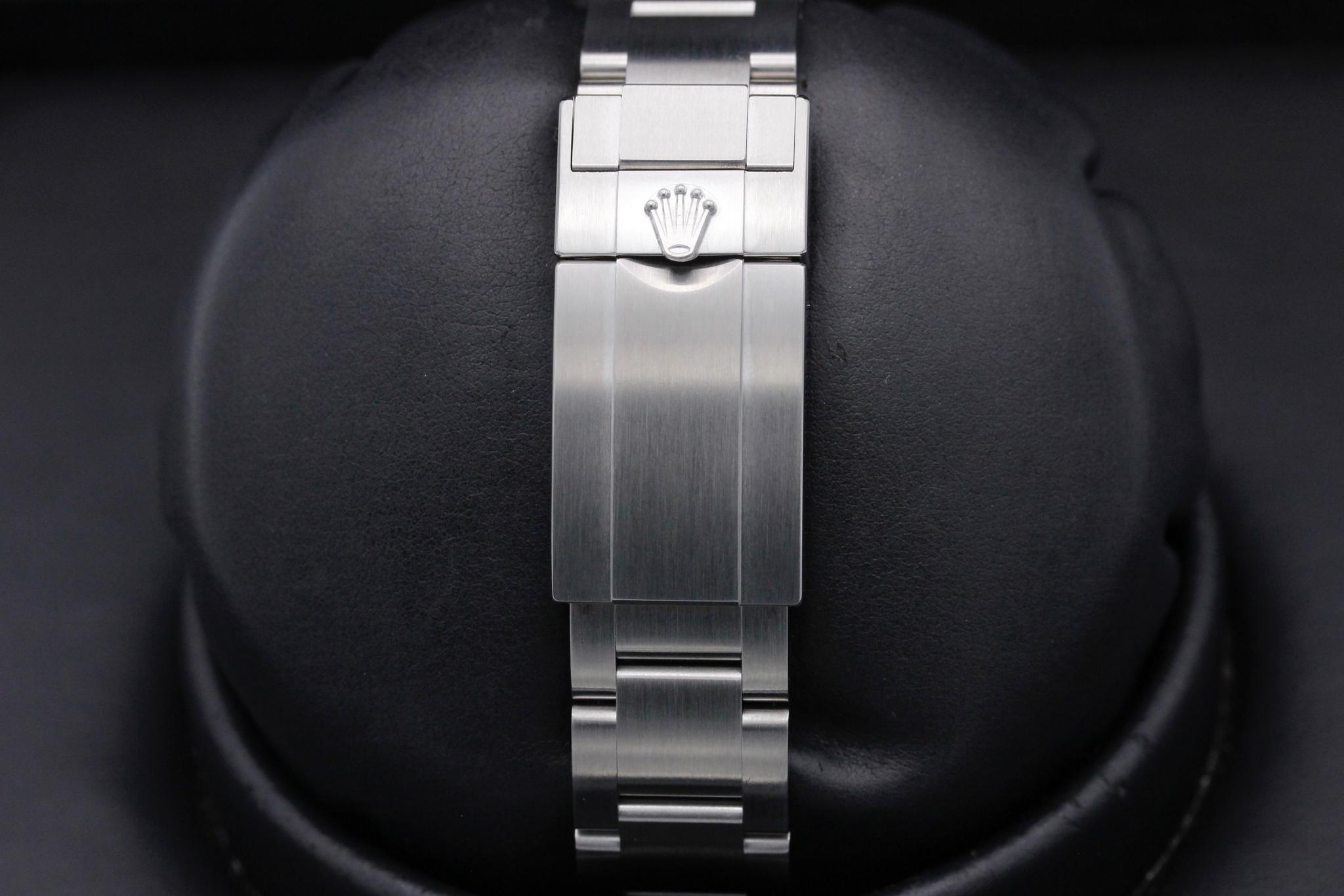 Watch Image 8