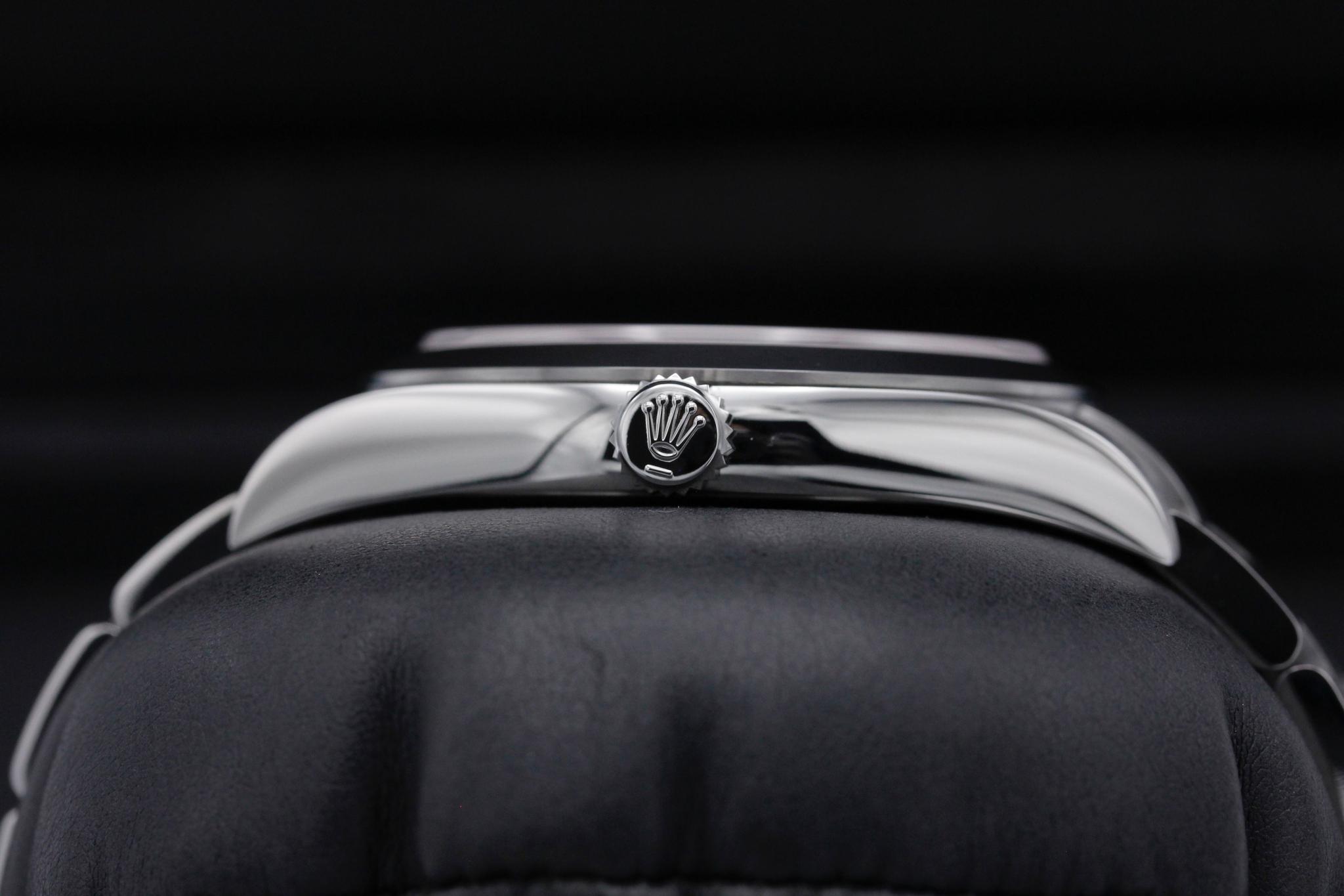 Watch Image 3