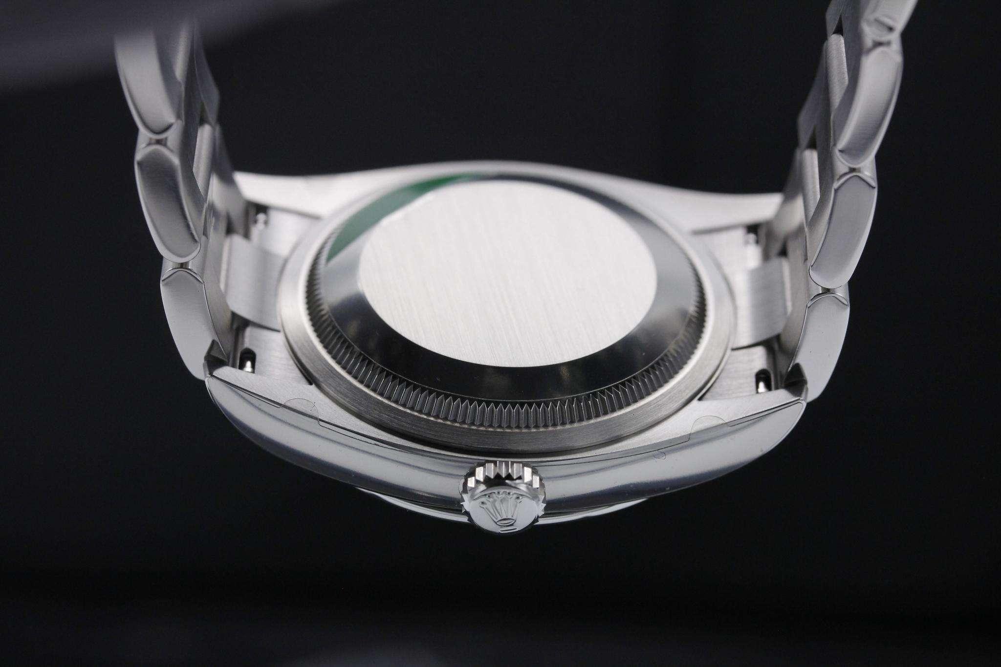 Watch Image 7