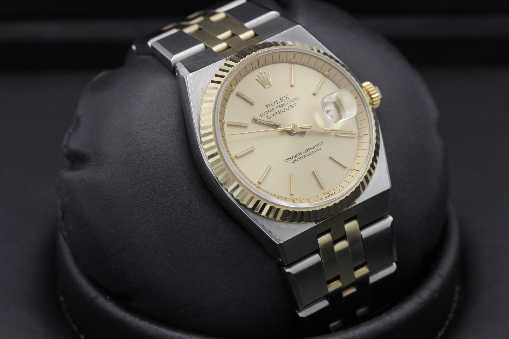 Watch Image 16