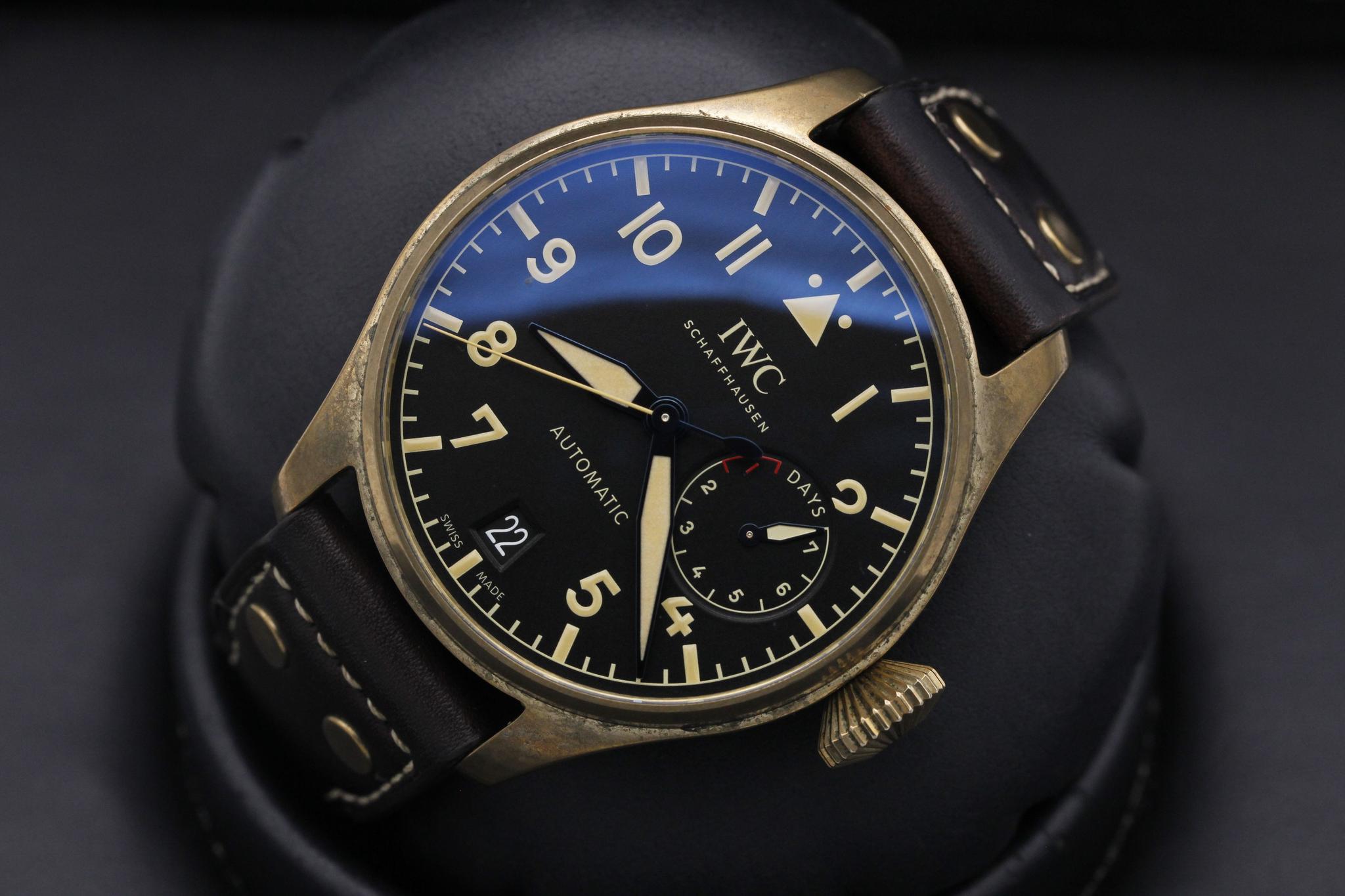 Watch Image 9