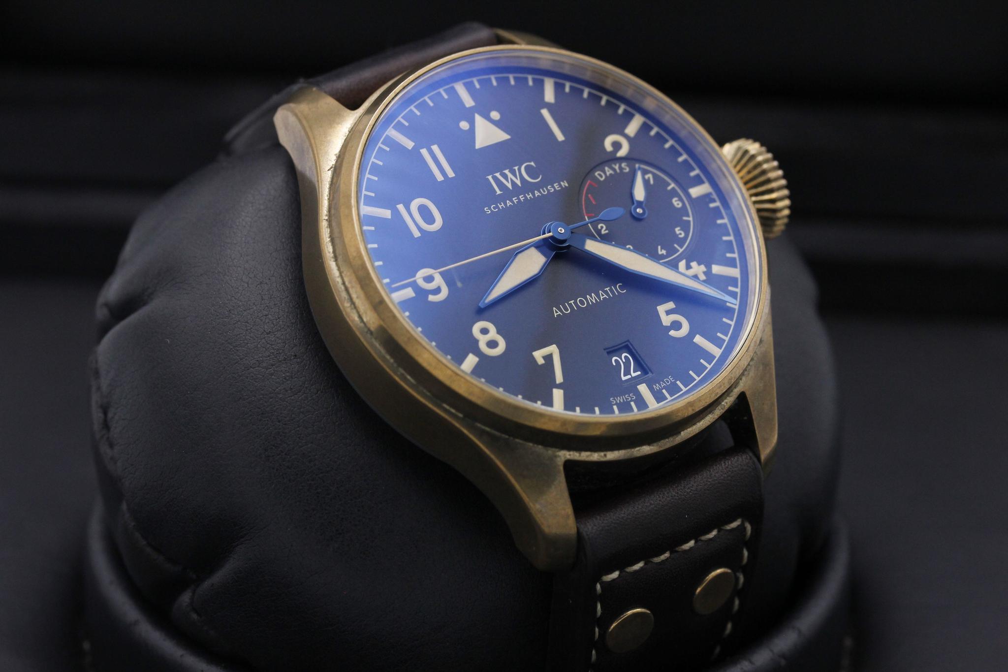 Watch Image 10