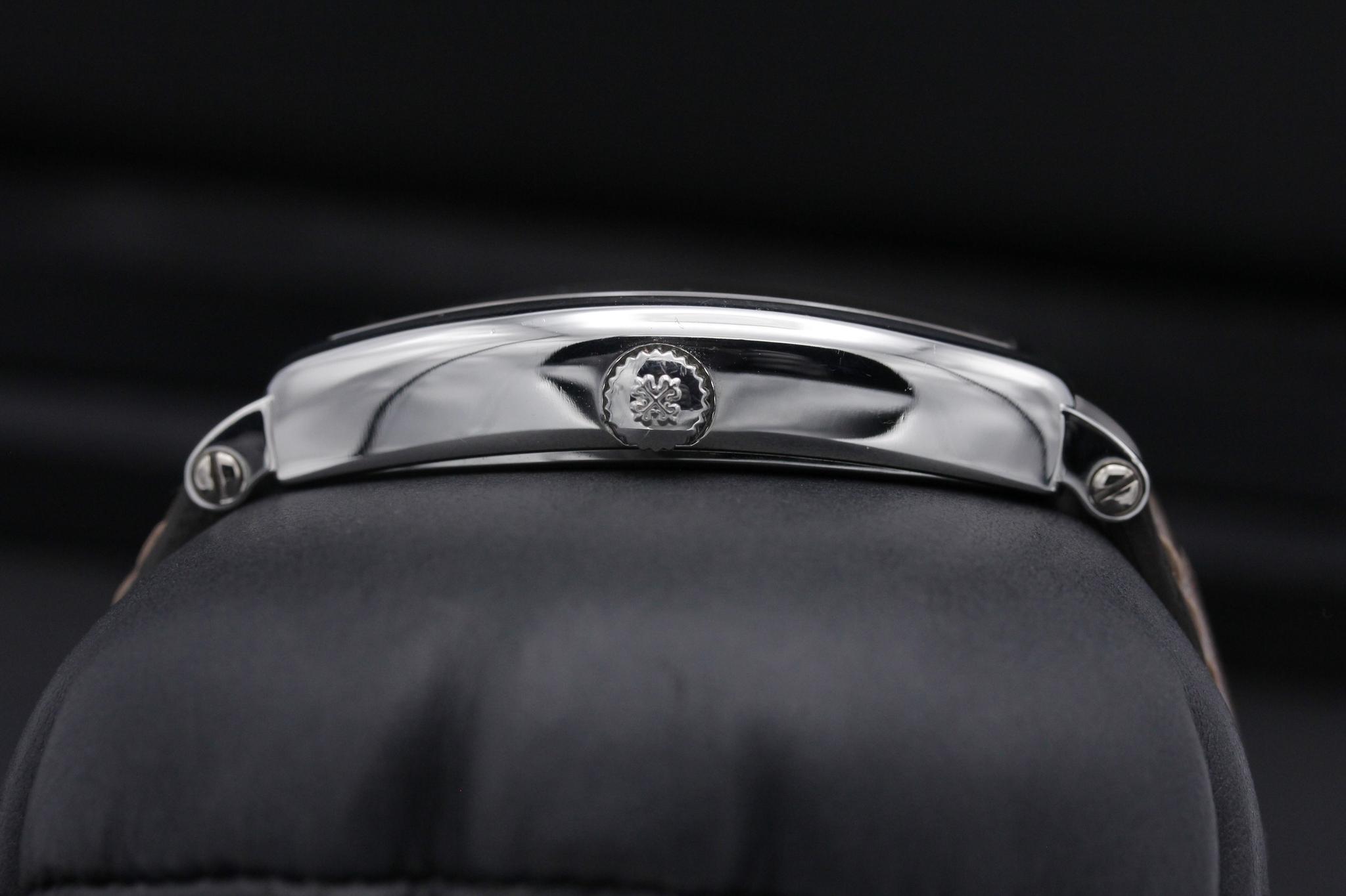Watch Image 3