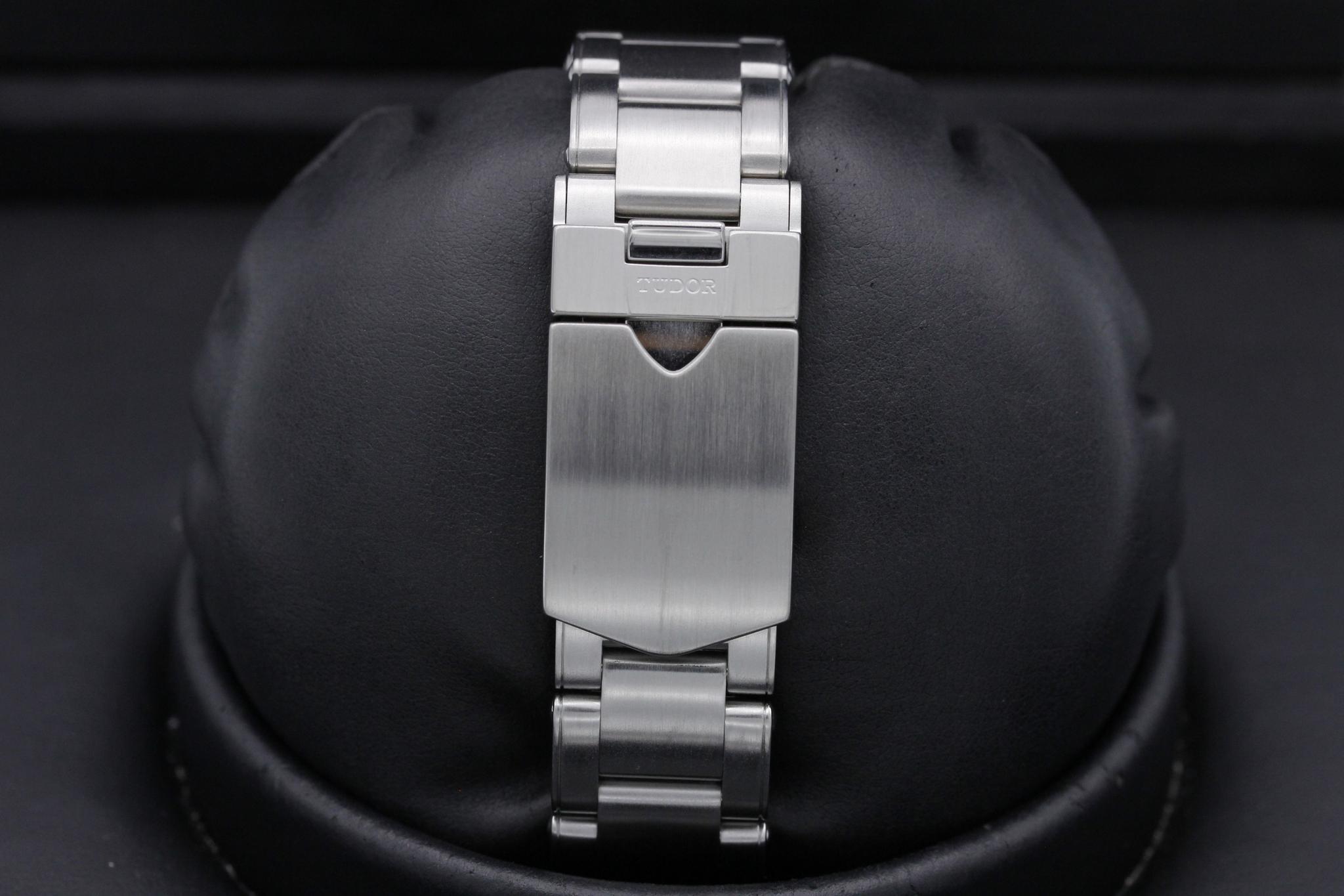 Watch Image 8
