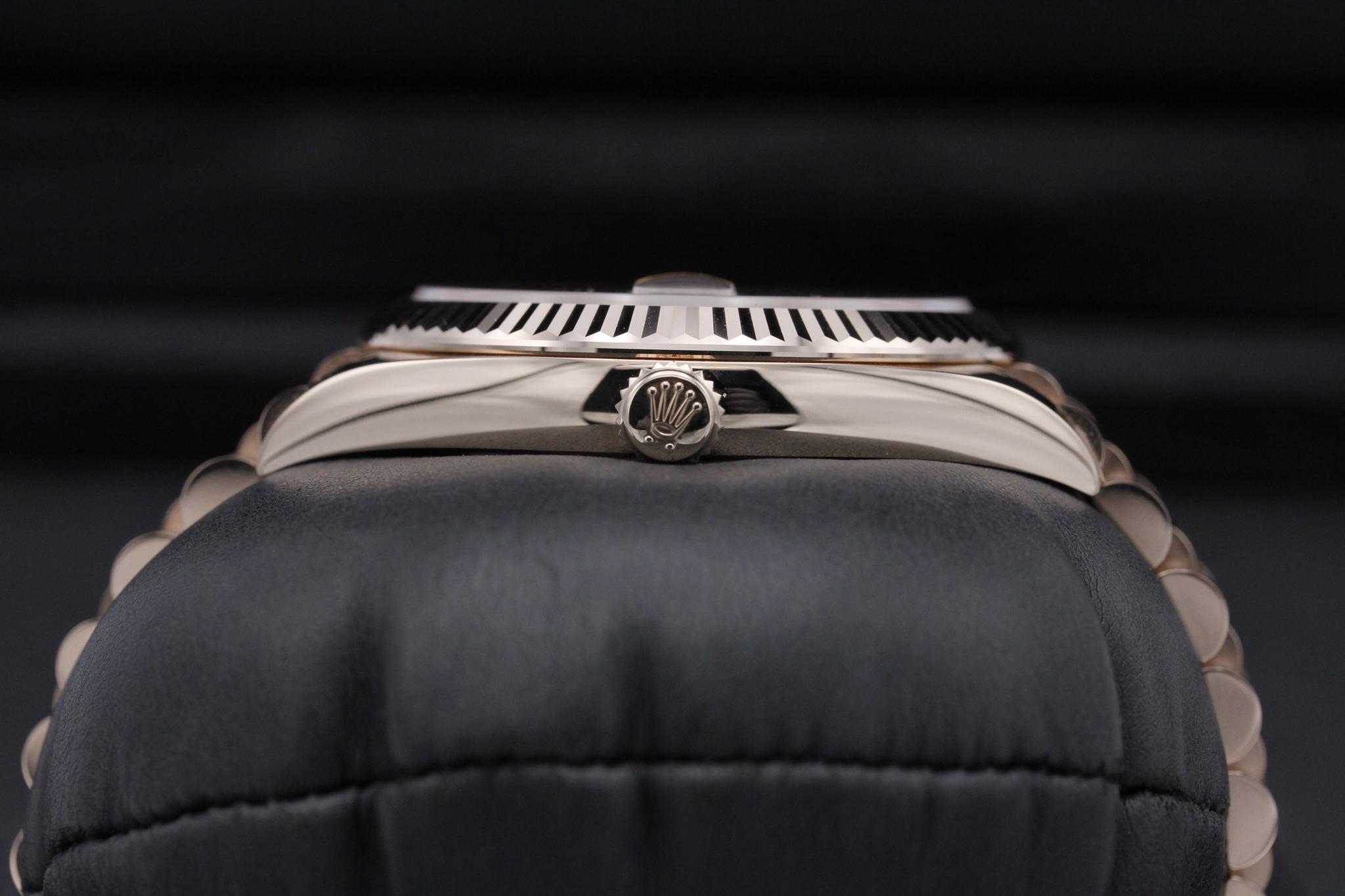 Watch Image 3