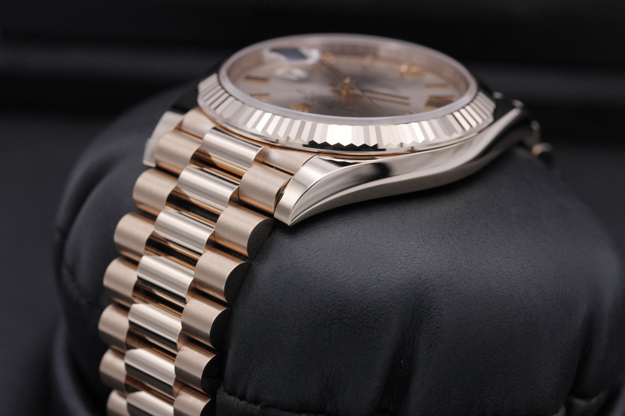 Watch Image 5