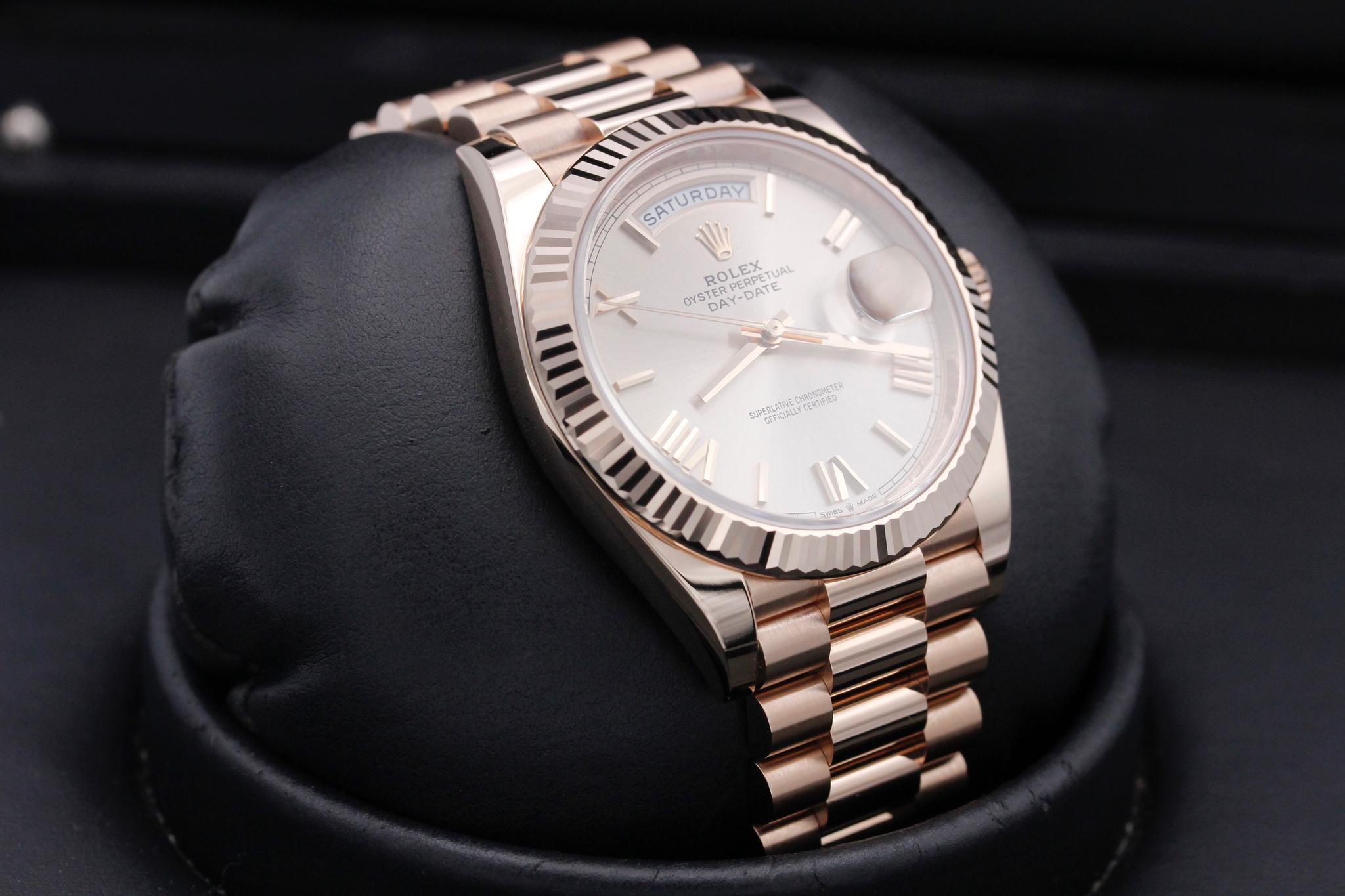 Watch Image 10
