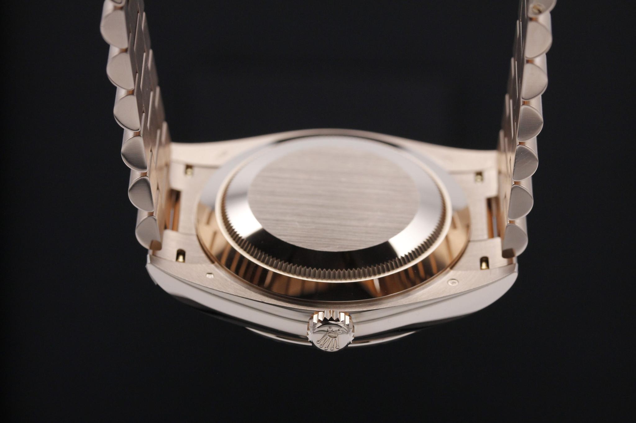 Watch Image 7