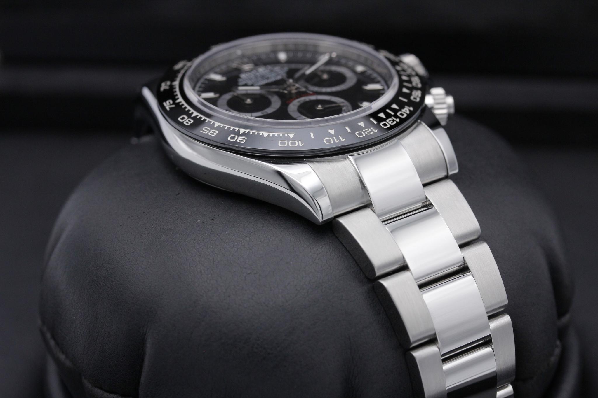 Watch Image 6