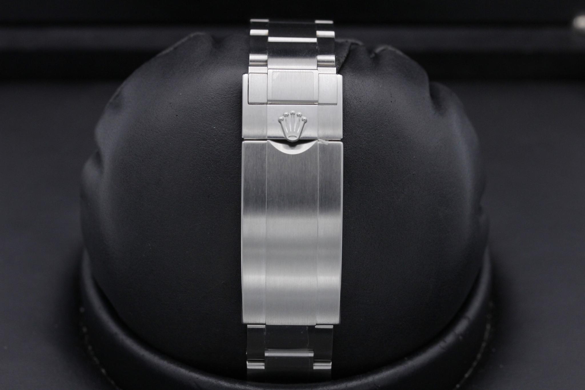 Watch Image 8