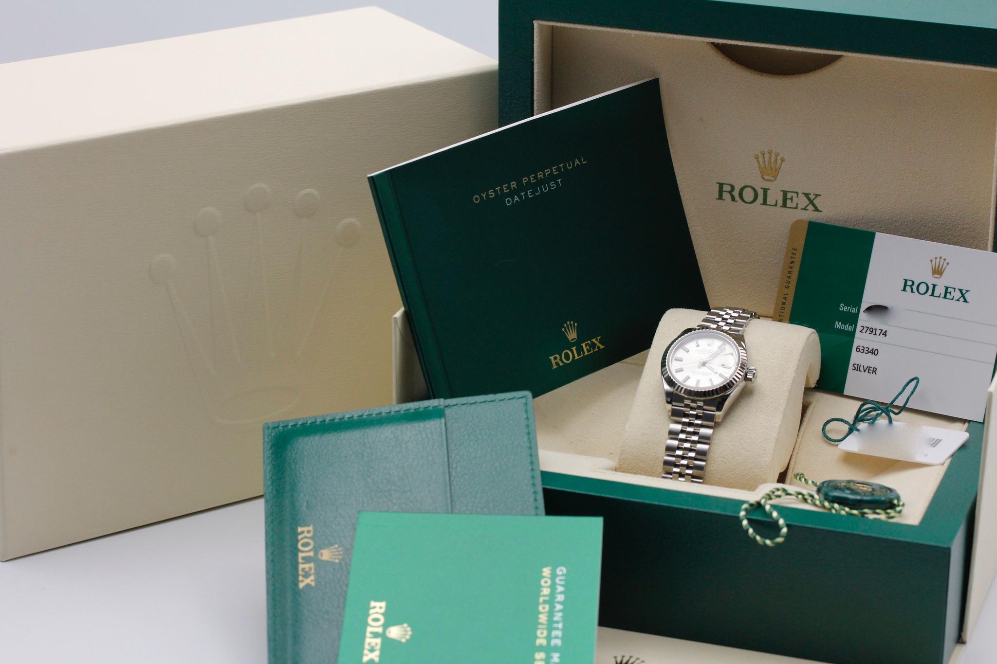 Watch Image 12