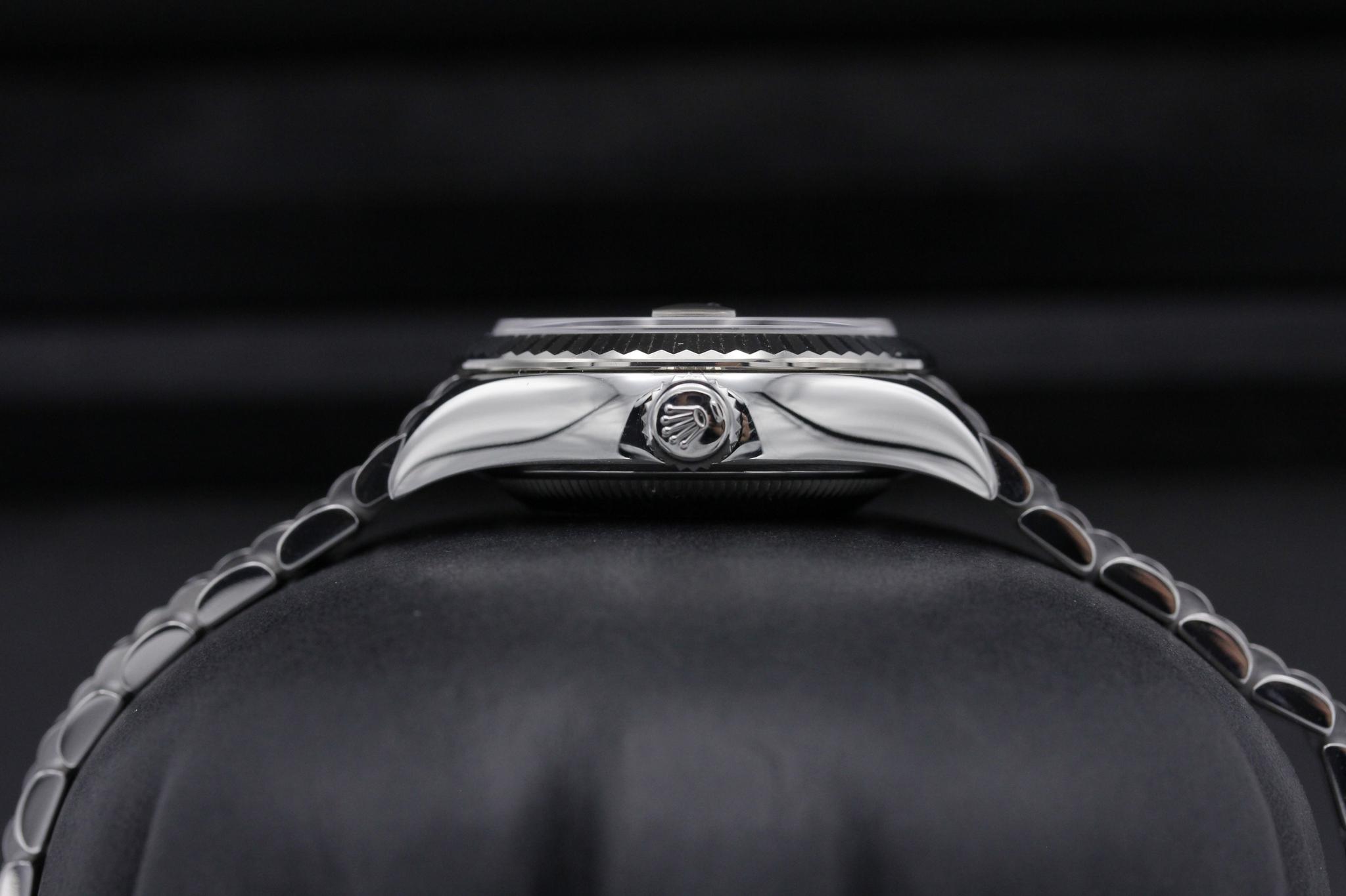 Watch Image 3