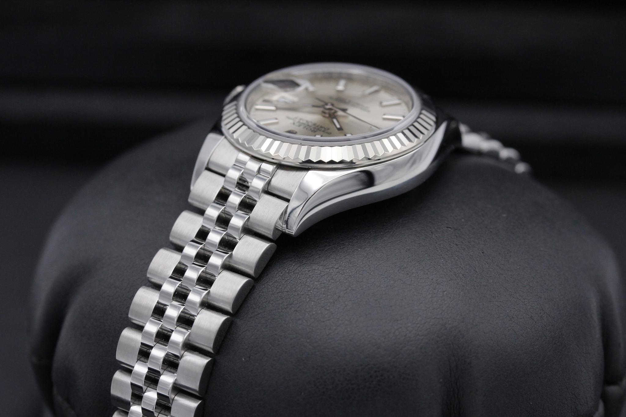 Watch Image 5
