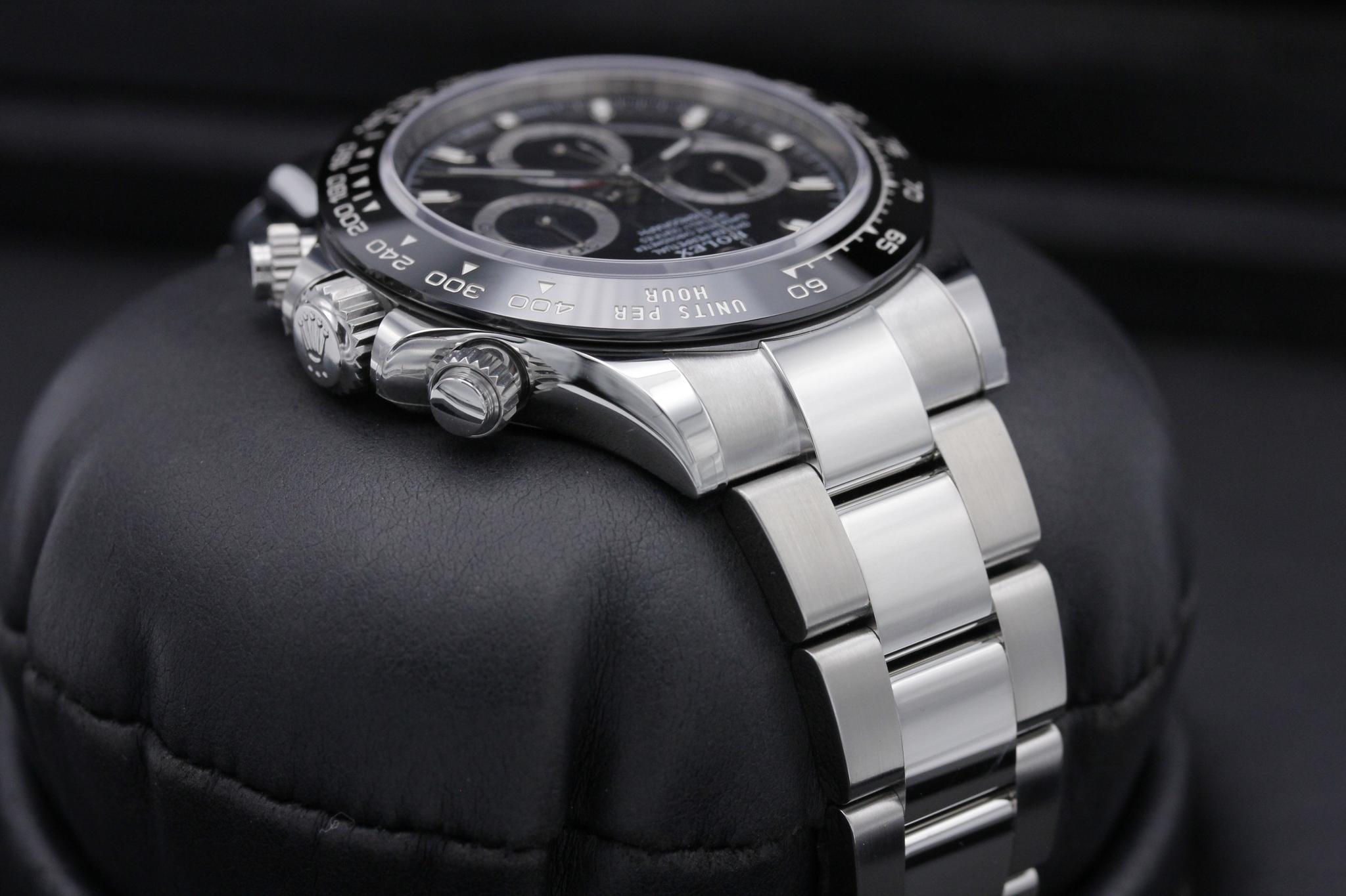 Watch Image 4