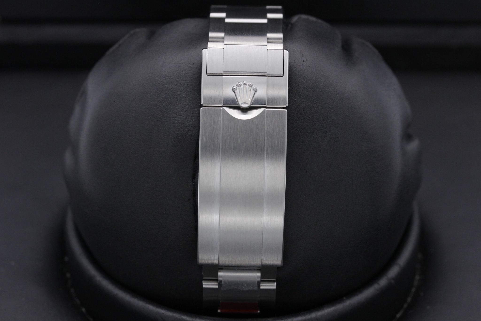 Watch Image 8