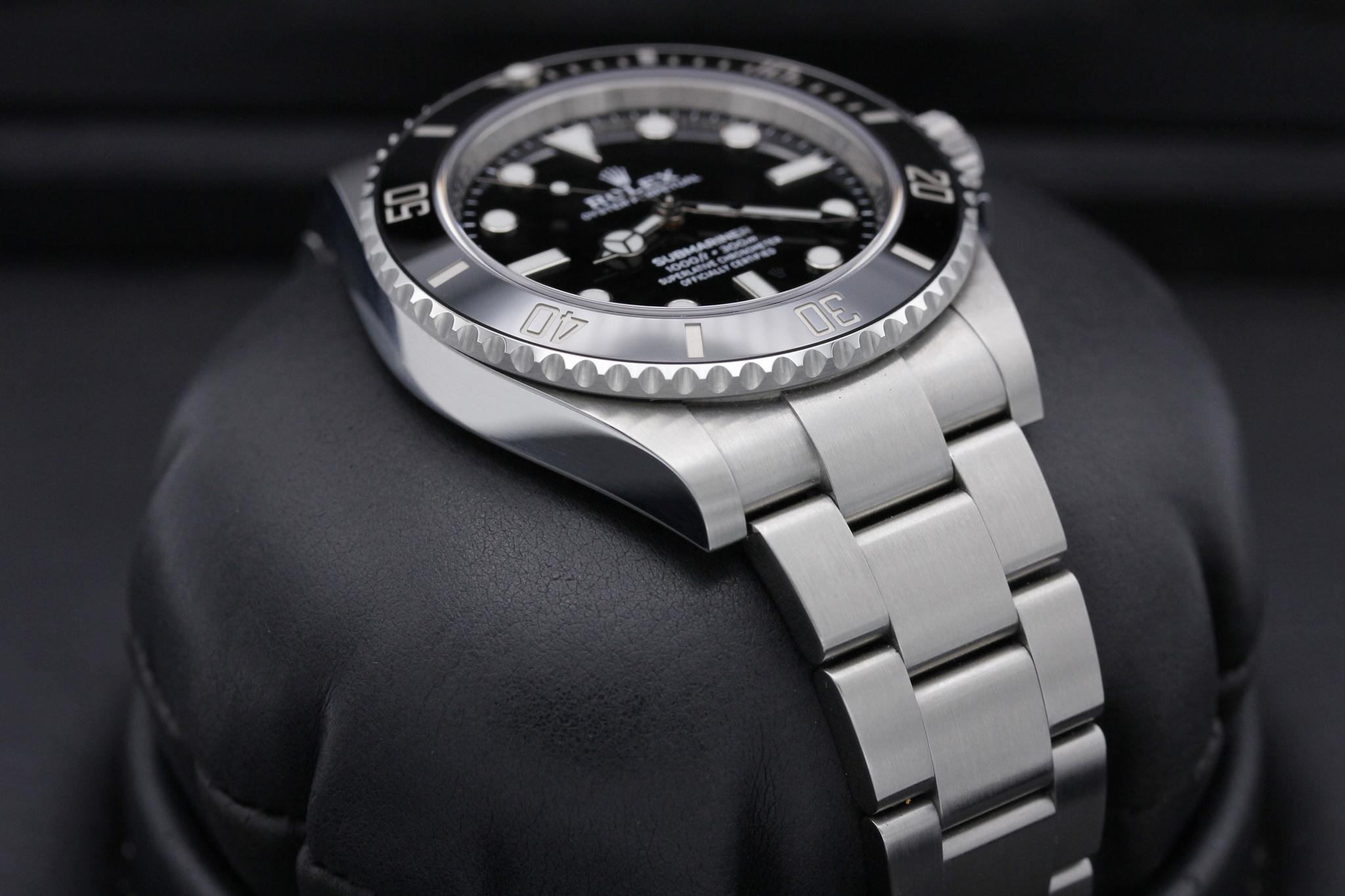 Watch Image 6