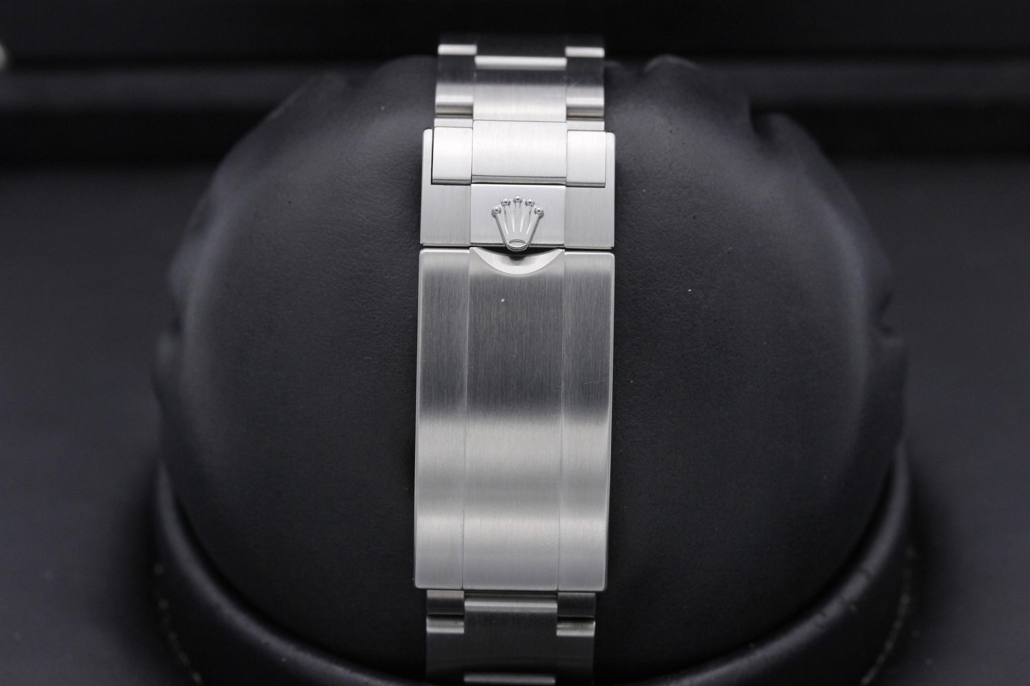 Watch Image 8