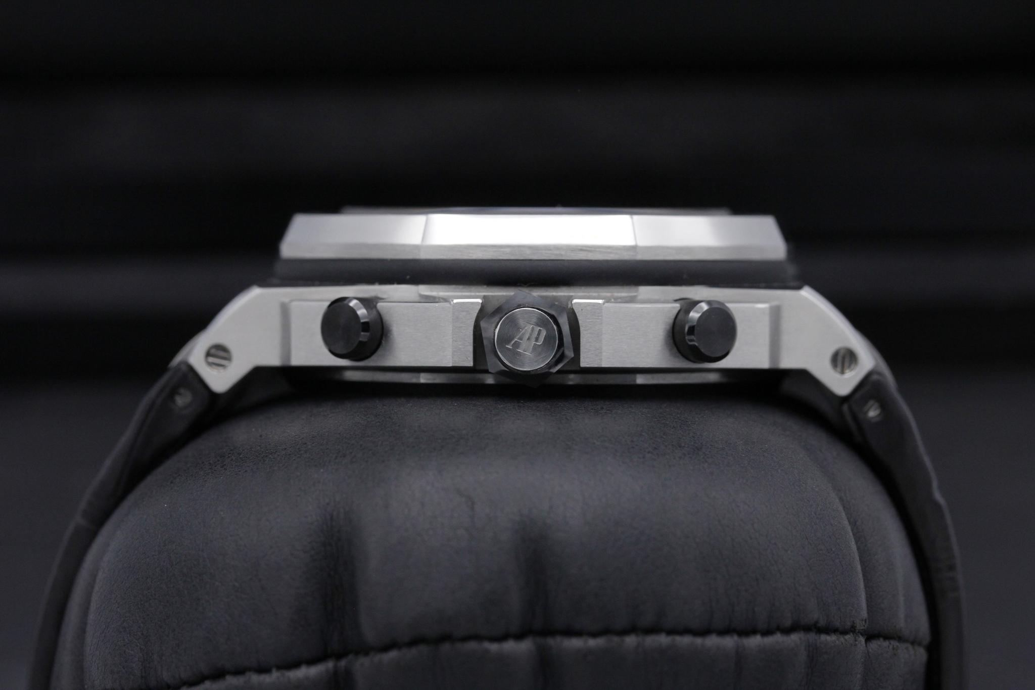 Watch Image 3