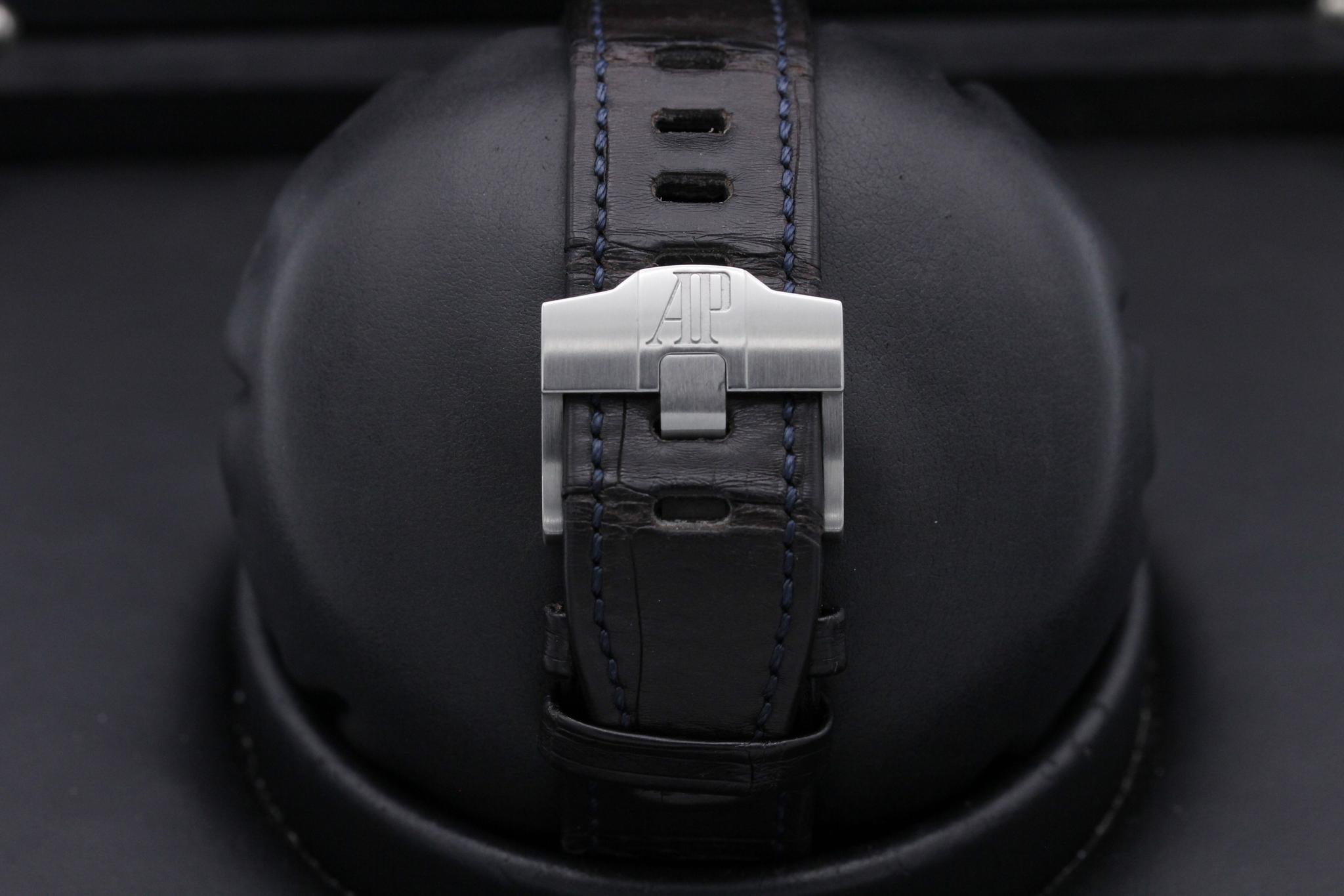Watch Image 8