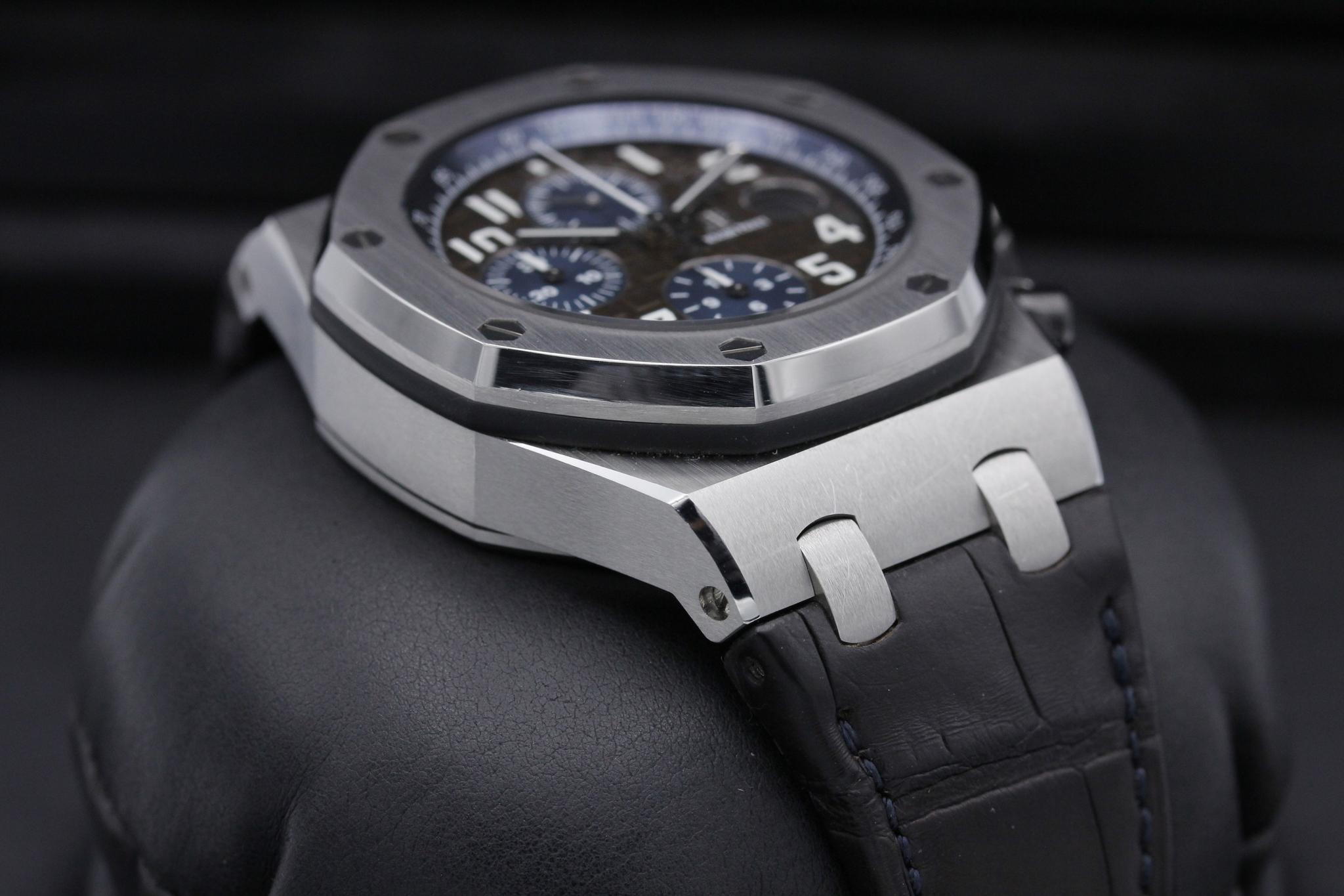 Watch Image 6