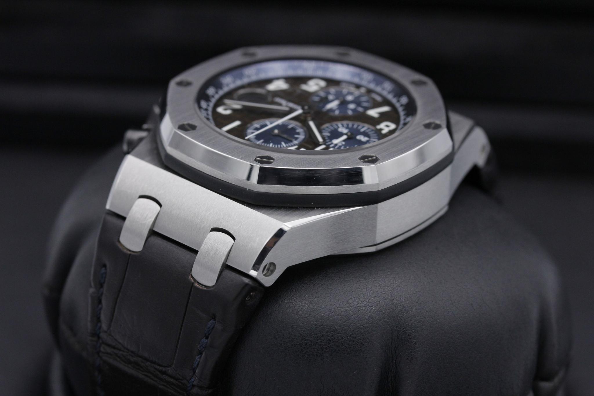 Watch Image 5