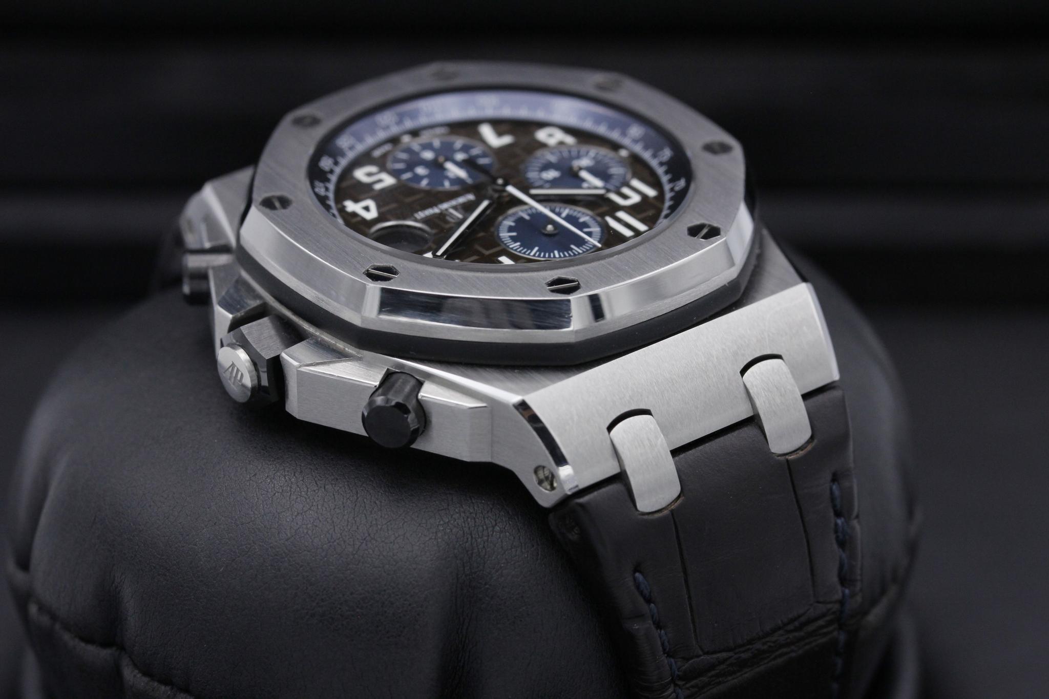 Watch Image 4