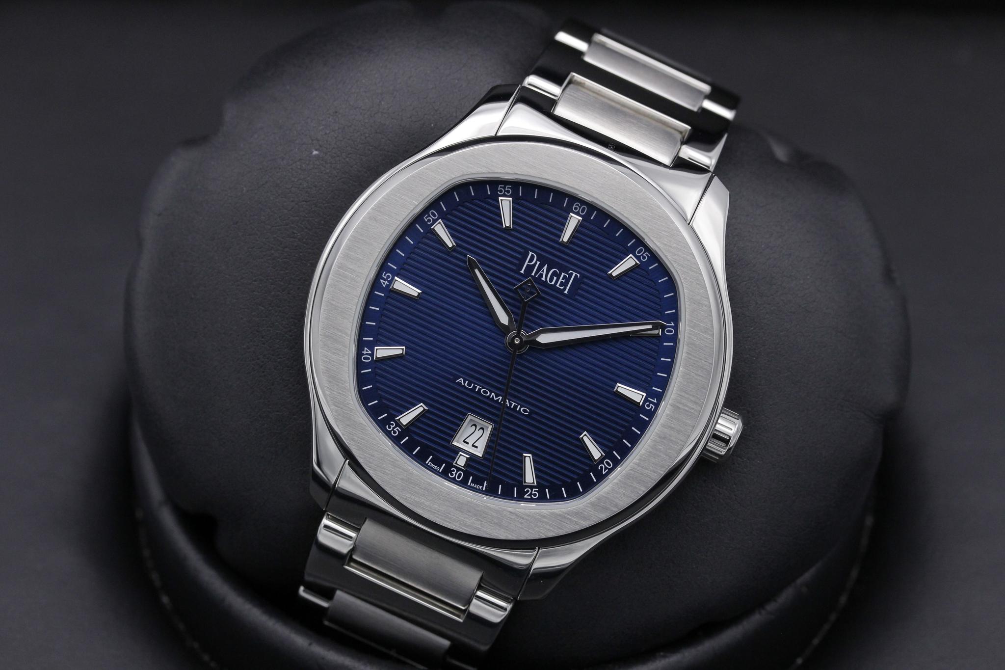 Watch Image 10
