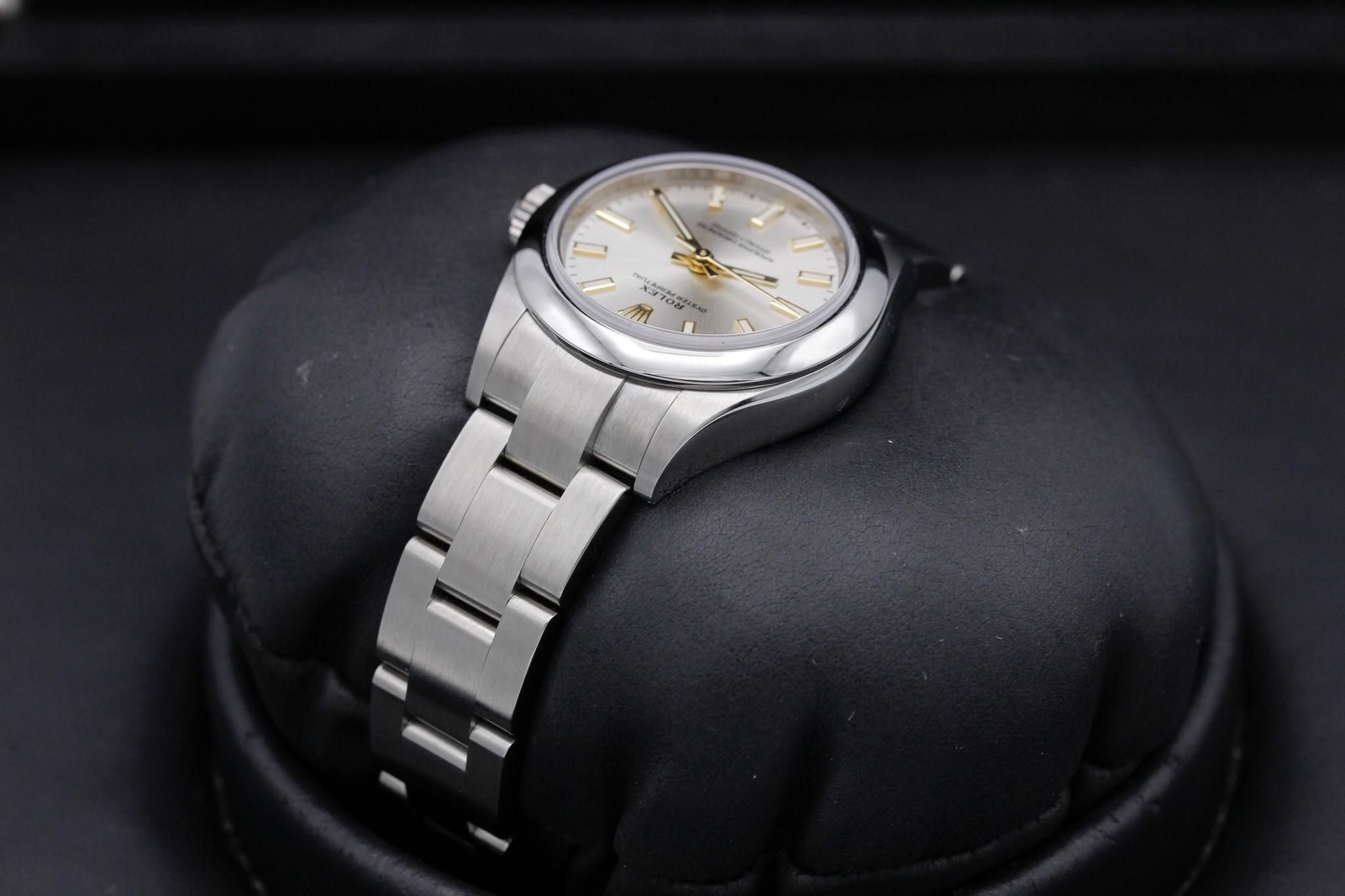 Watch Image 5