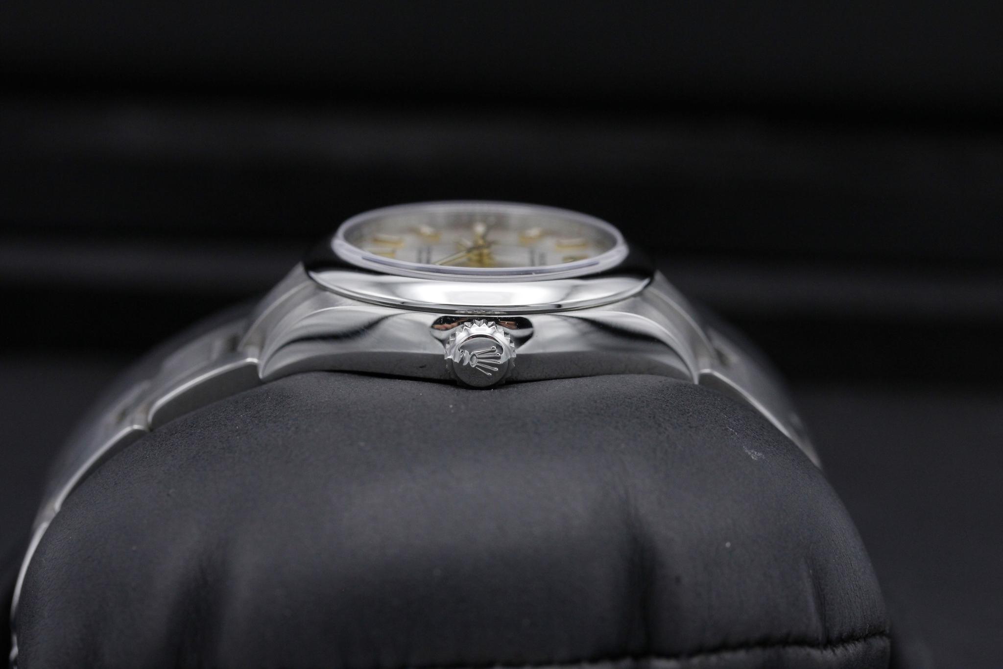 Watch Image 3