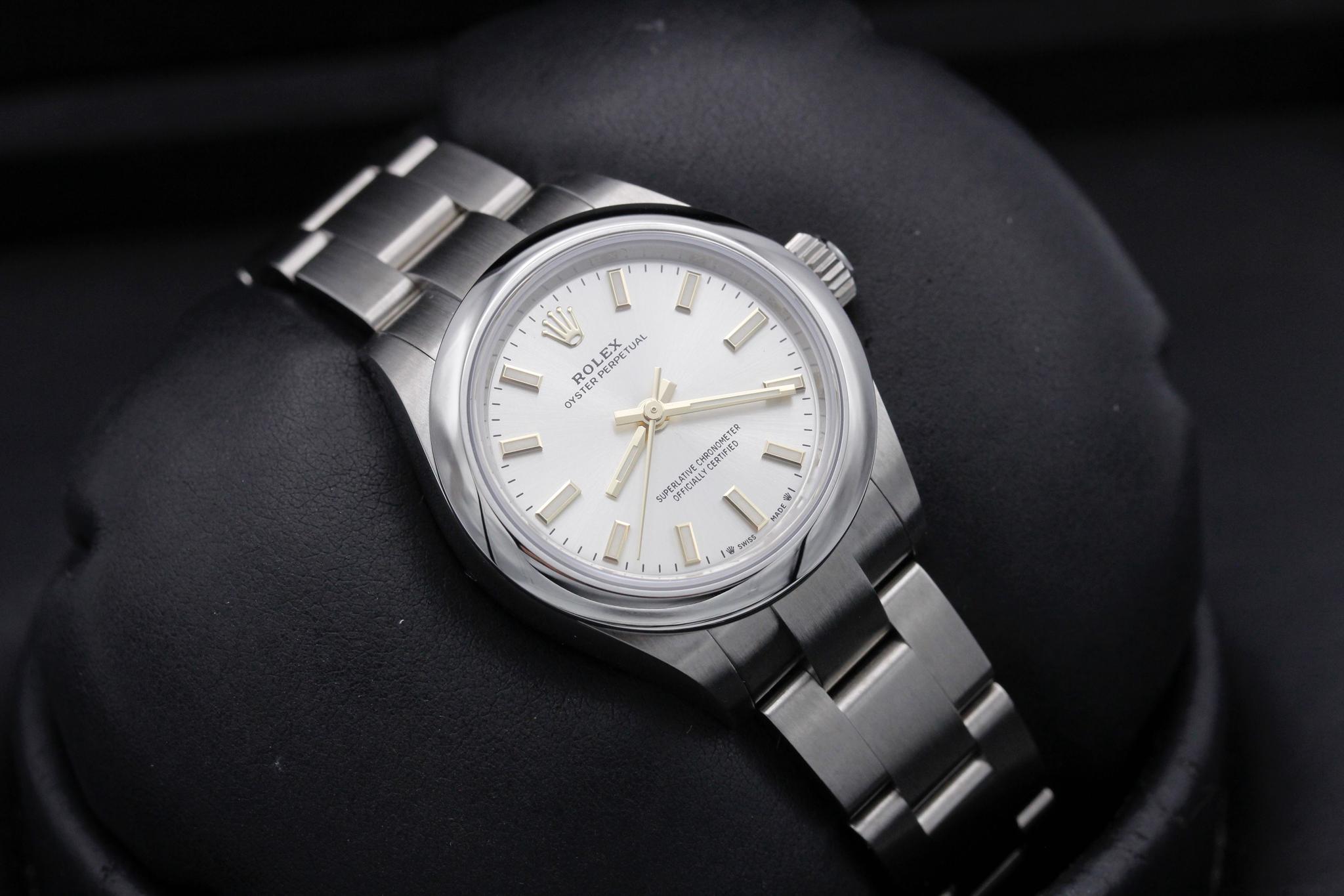 Watch Image 9