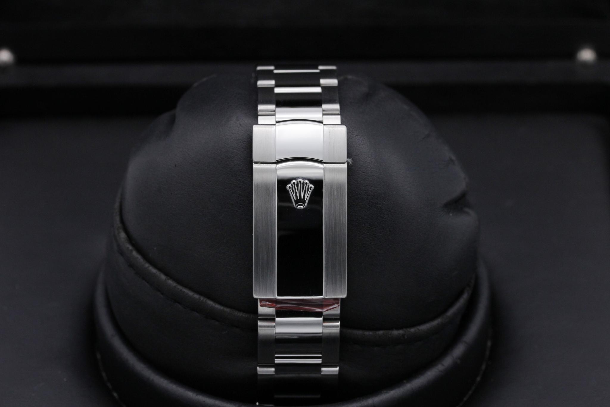 Watch Image 7