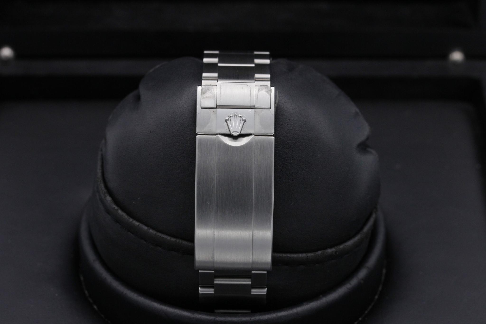 Watch Image 7