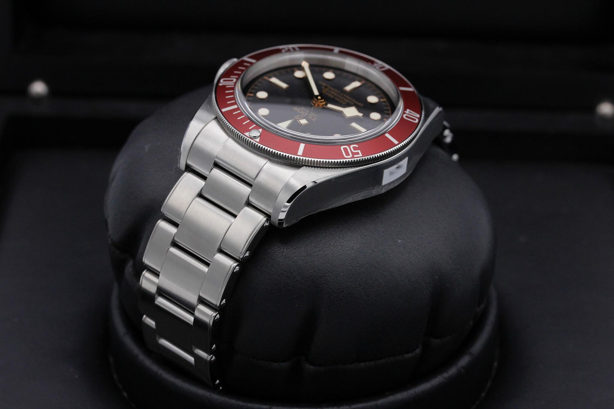 Watch Image 5