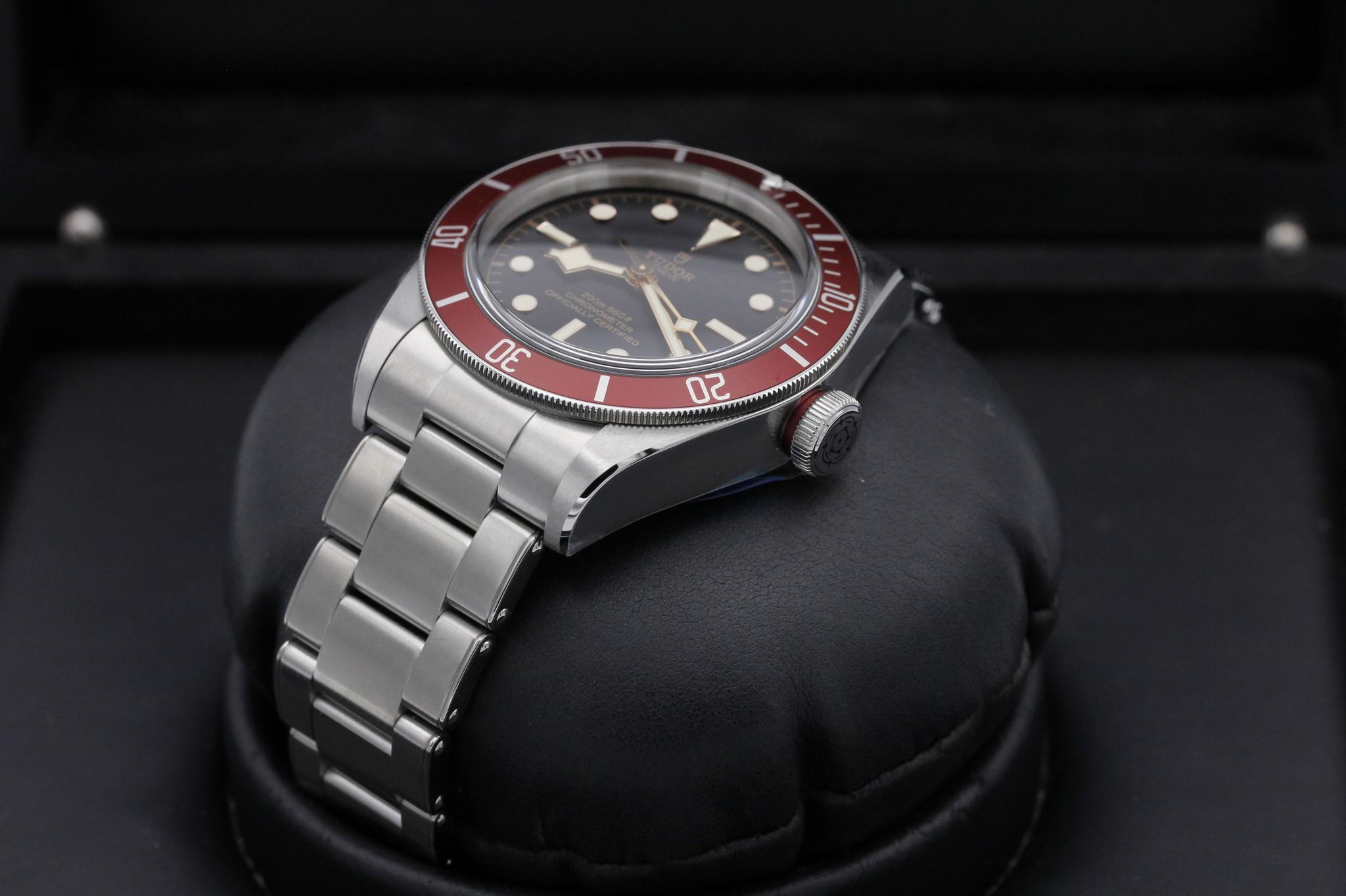 Watch Image 2