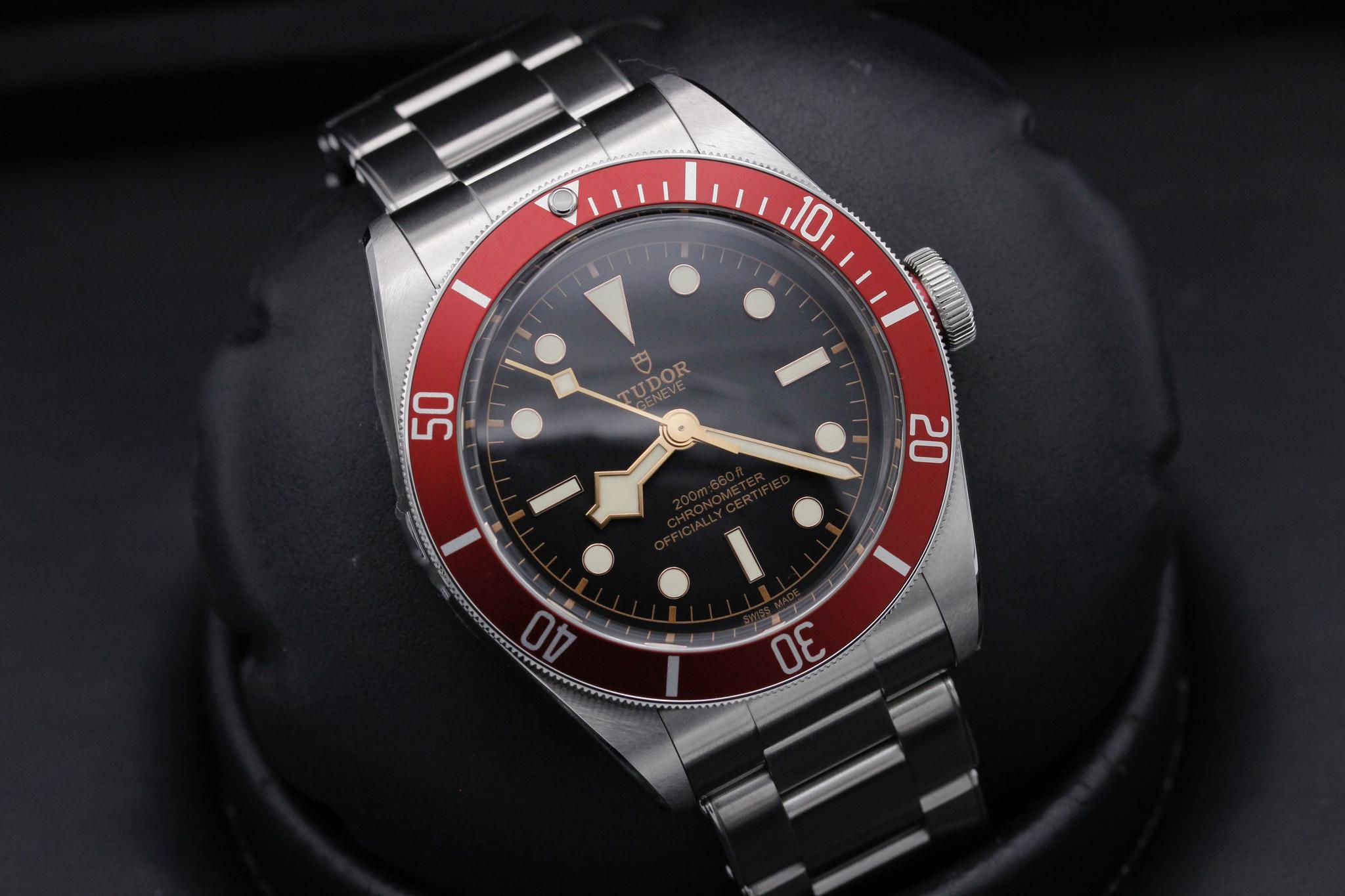 Watch Image 9