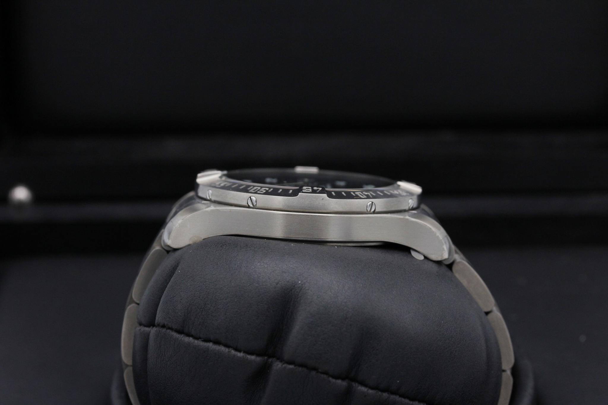 Watch Image 6