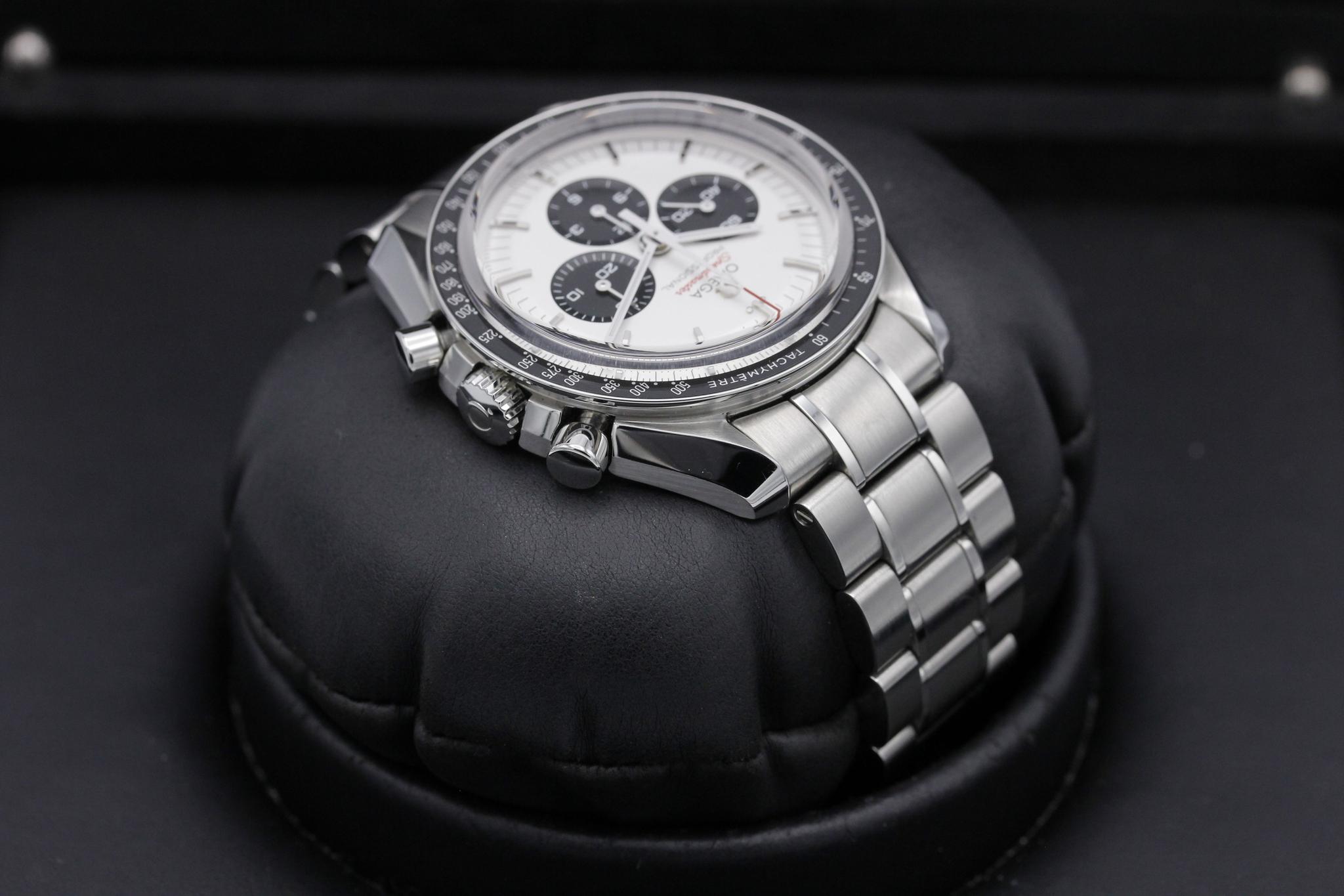 Watch Image 4