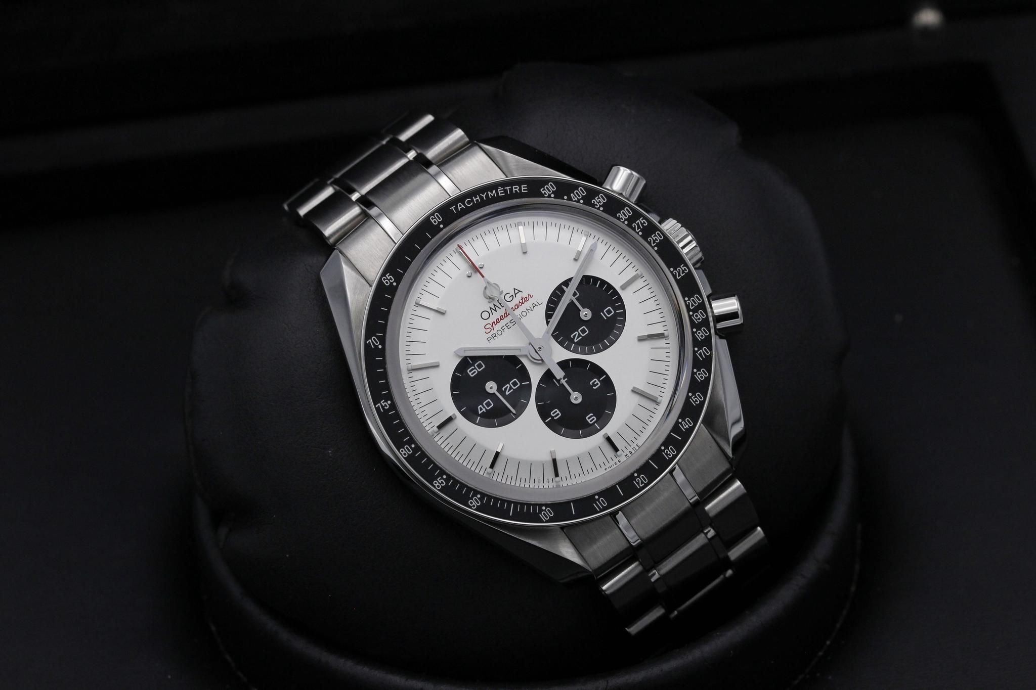 Watch Image 10