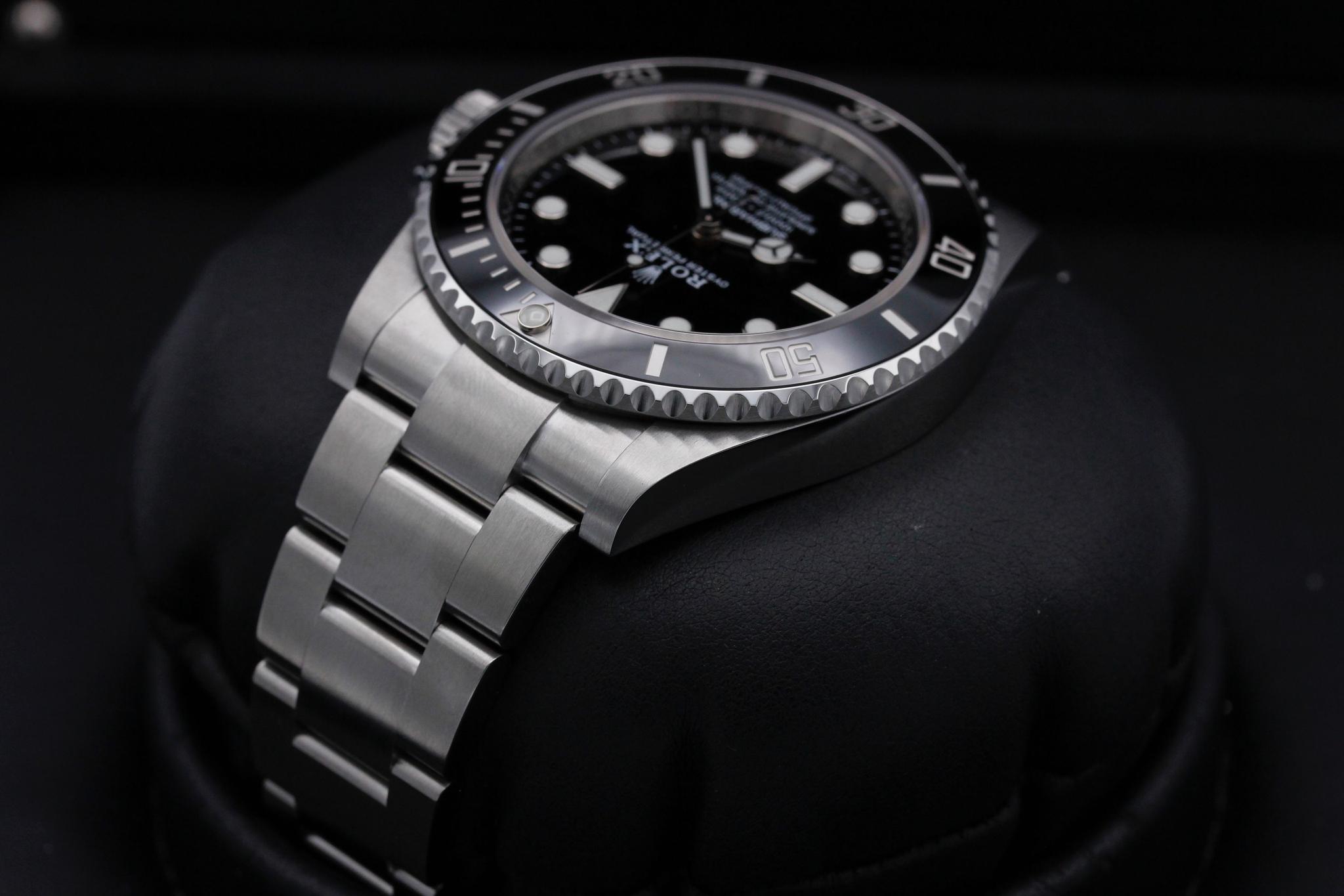 Watch Image 5